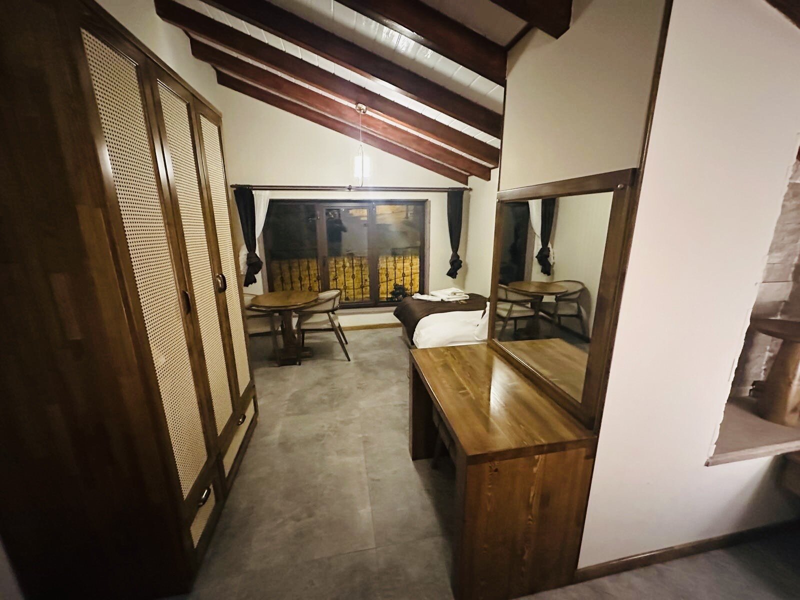 Teras Körfez ve Doğa Manzaralı Aile Odası