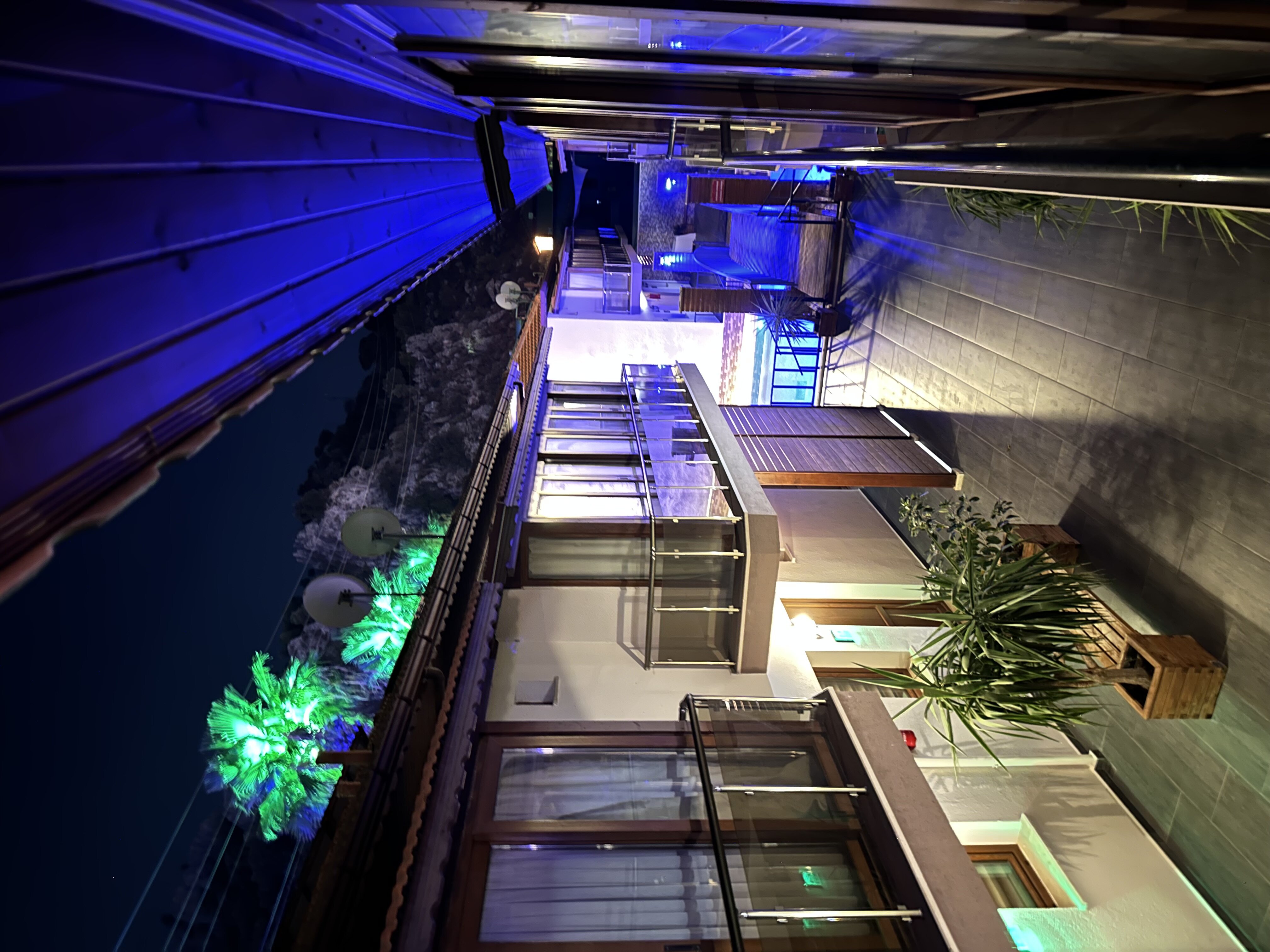 Dolphin Apart Hotel Rezervasyon