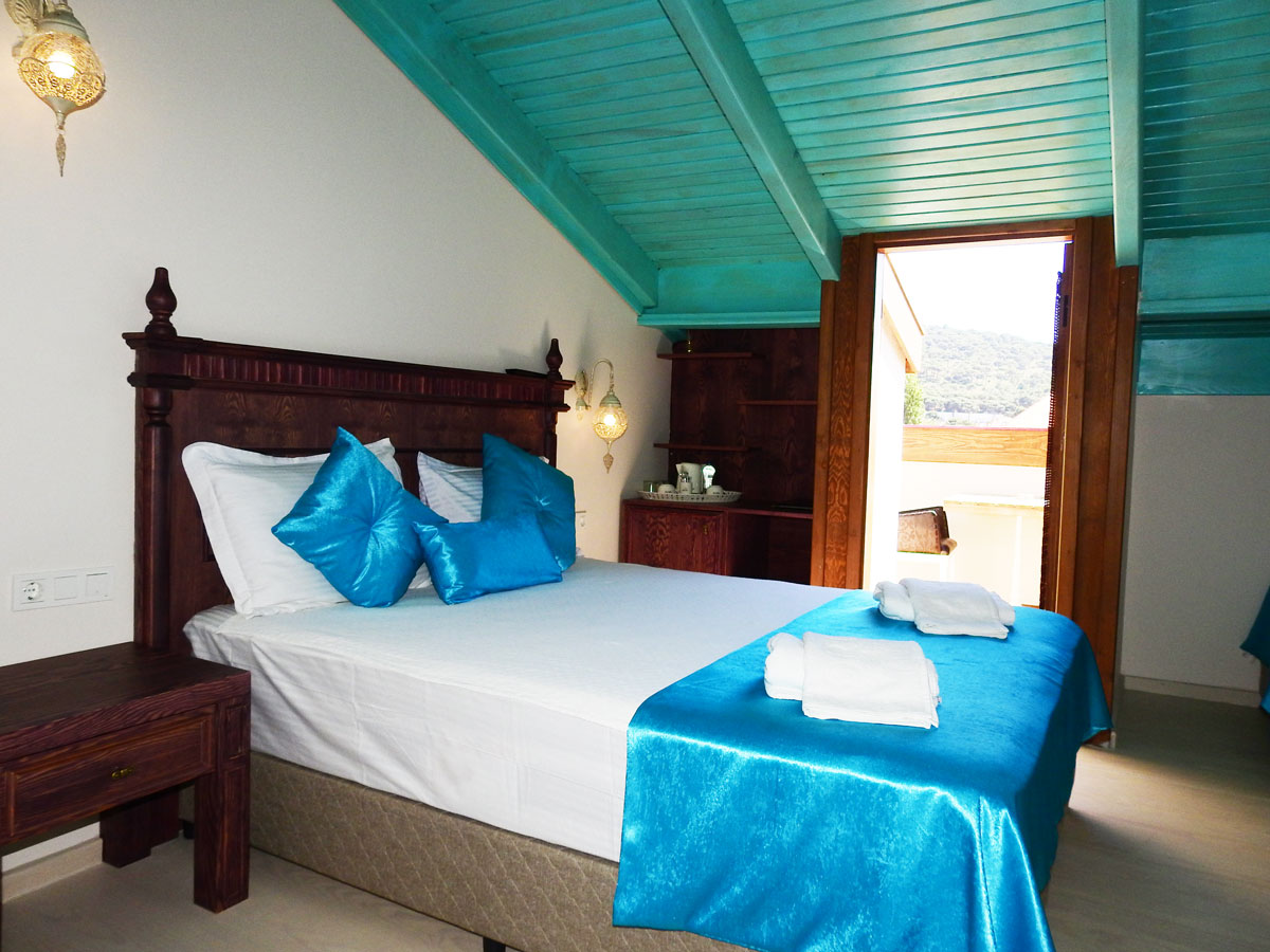 Orchis Butik Otel Deluxe Balkonlu Deniz Manzaralı Oda