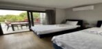 Twin Deluxe Oda – Balkonlu ve Havuz Manzaralı Görseli