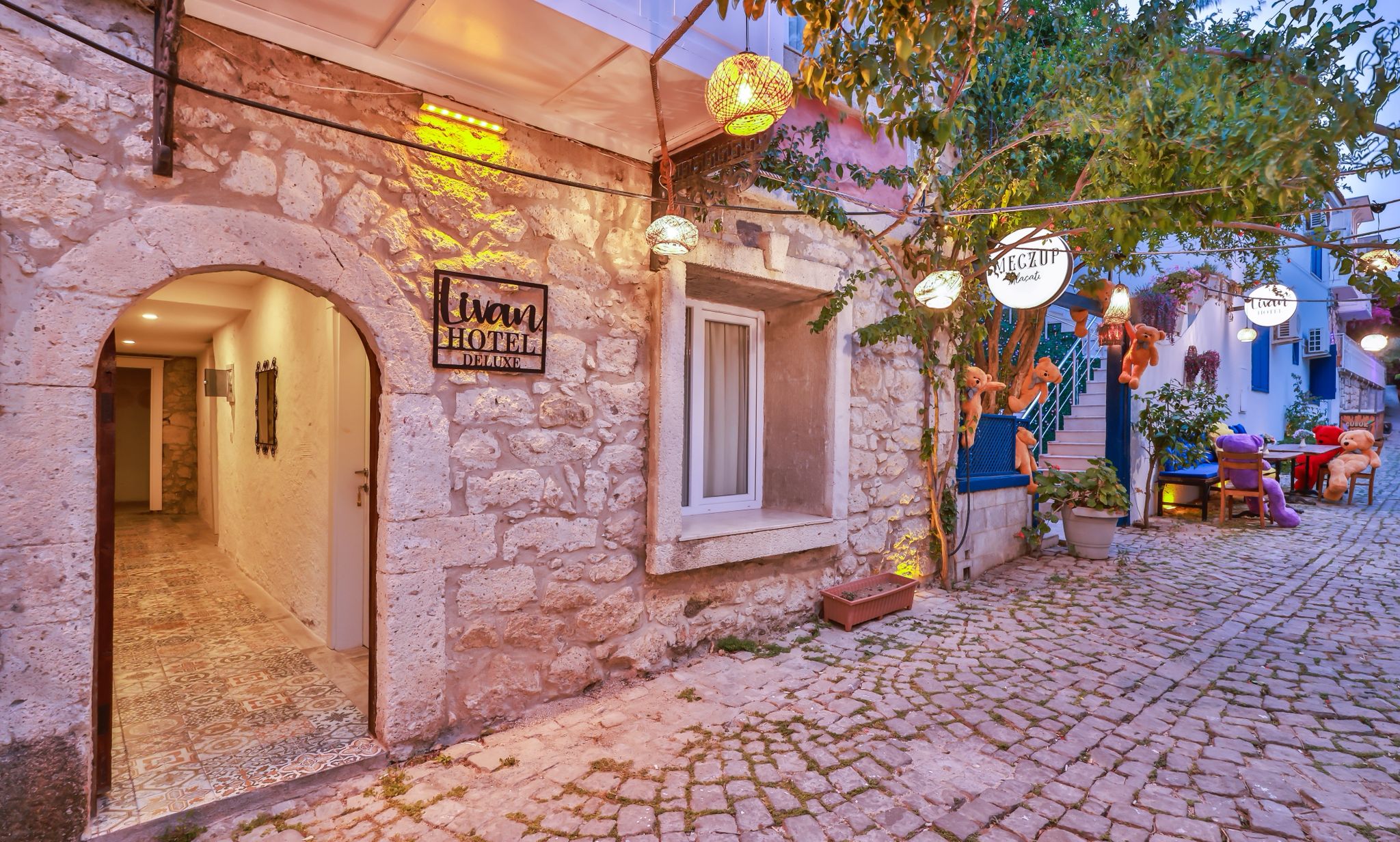 Livan Hotel Deluxe