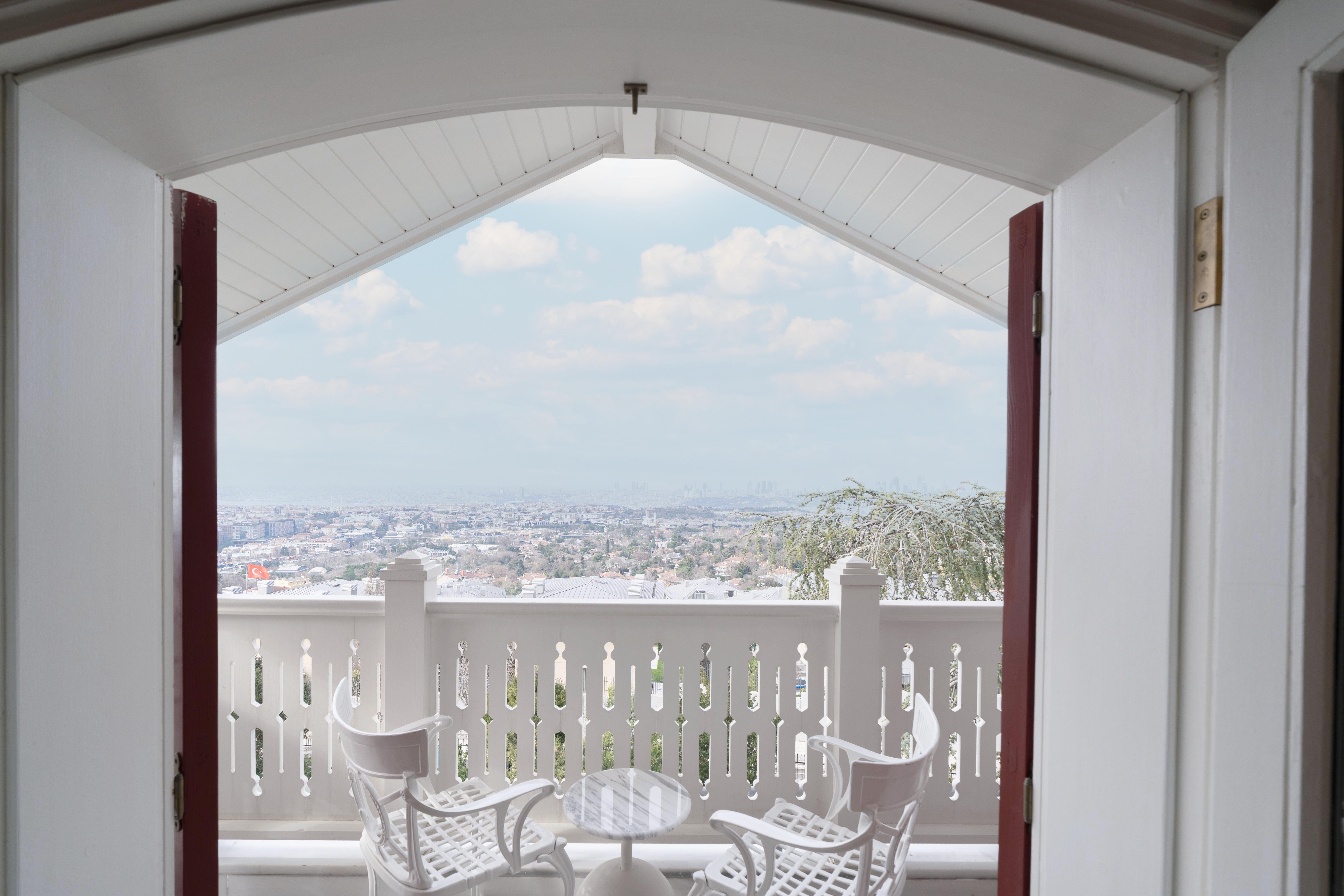 Executive Suites with Balcony