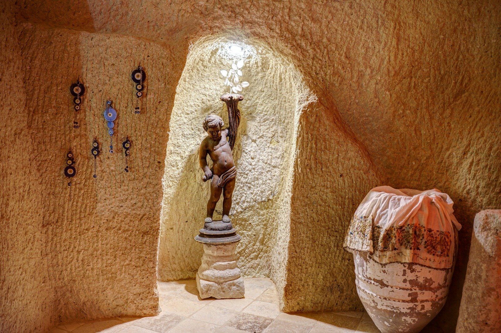 104 Çömçeli King Cave Room