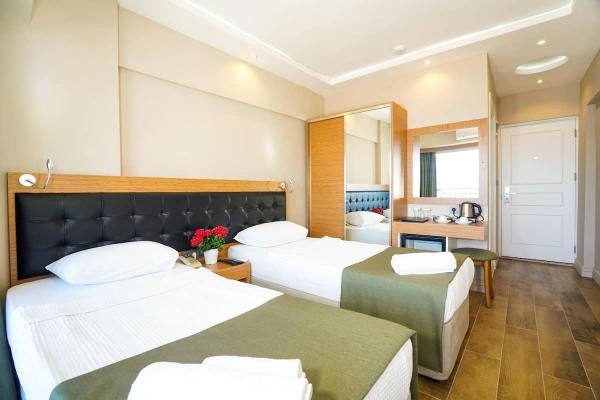 Aurasia Sea Side Hotel