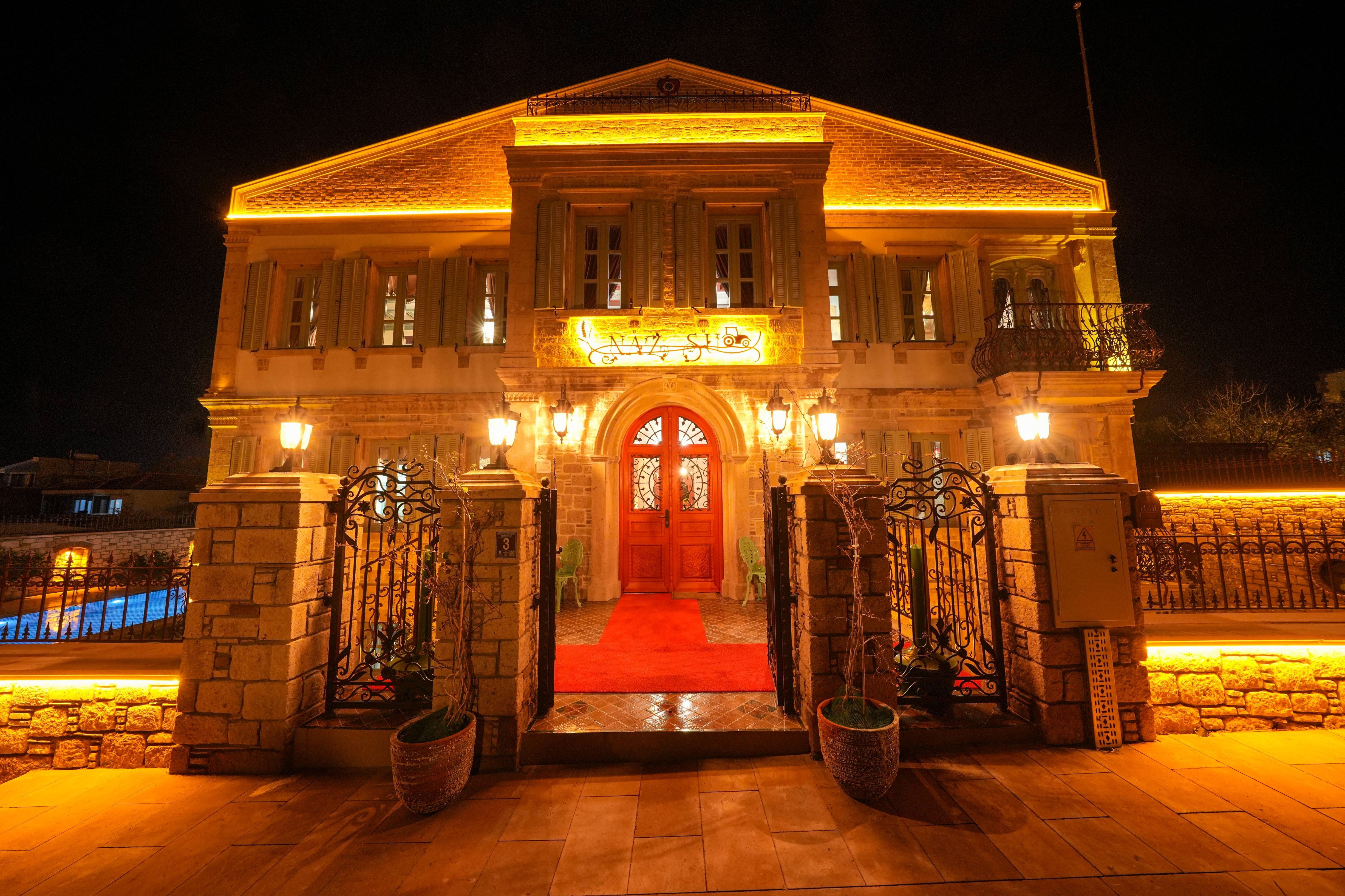 Naz Su Cunda (Adults Only +16)