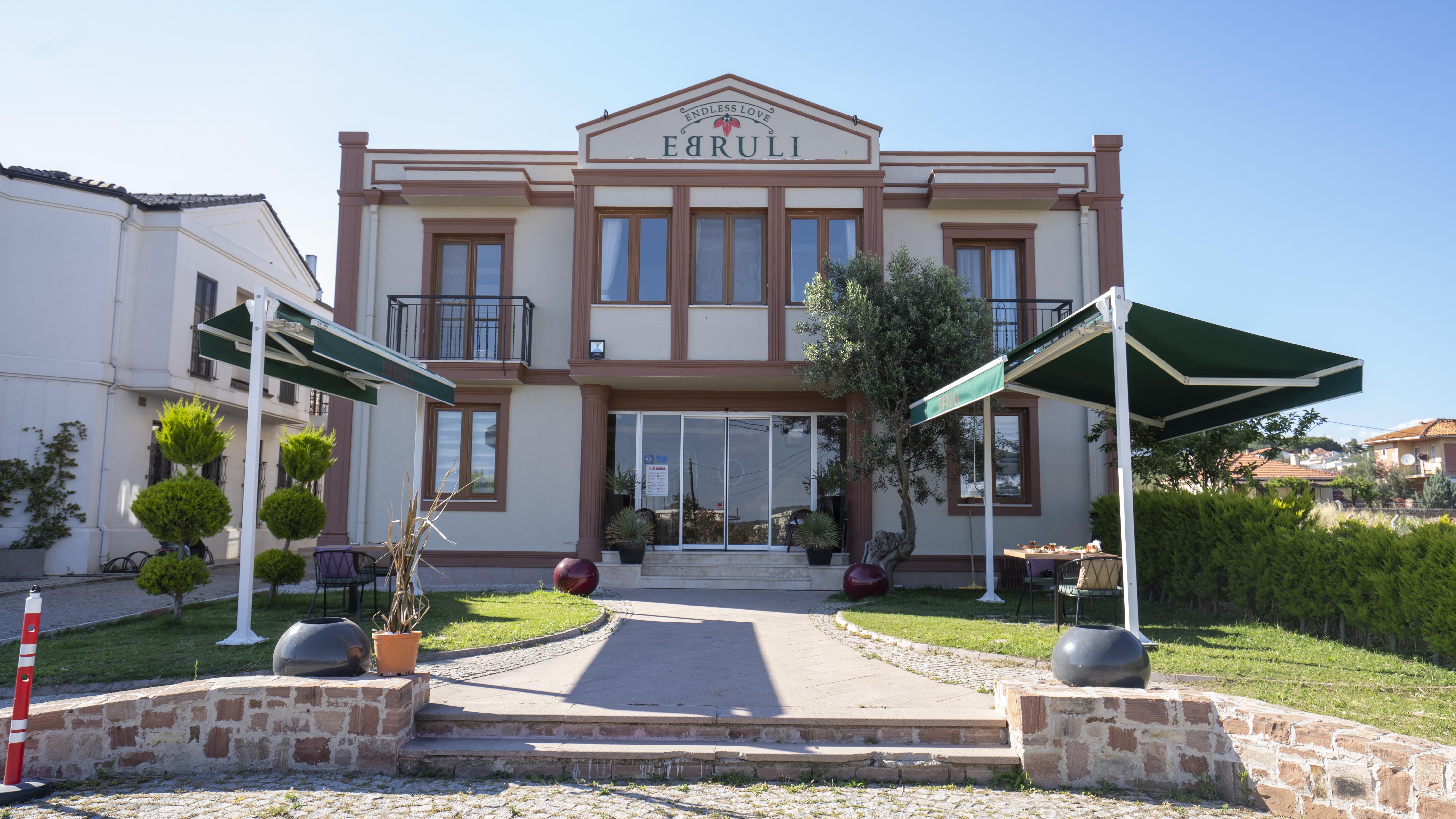Ebruli Otel Cunda