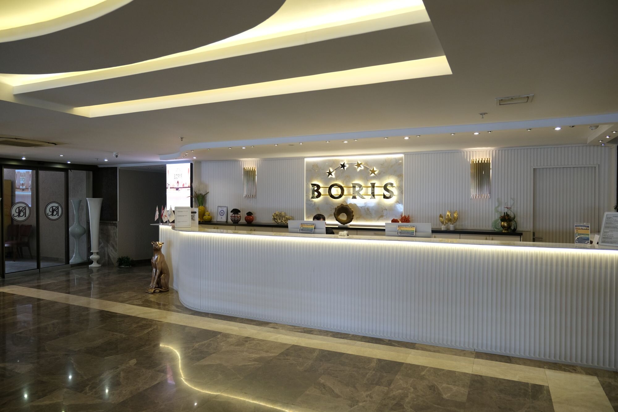 Boris Hotel · 28