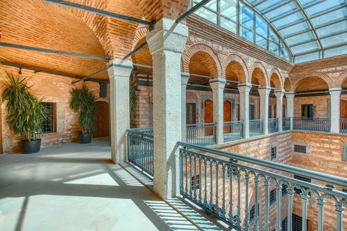 Han 1772 Hotel