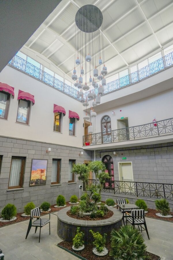 Blackhan Palace Hotel