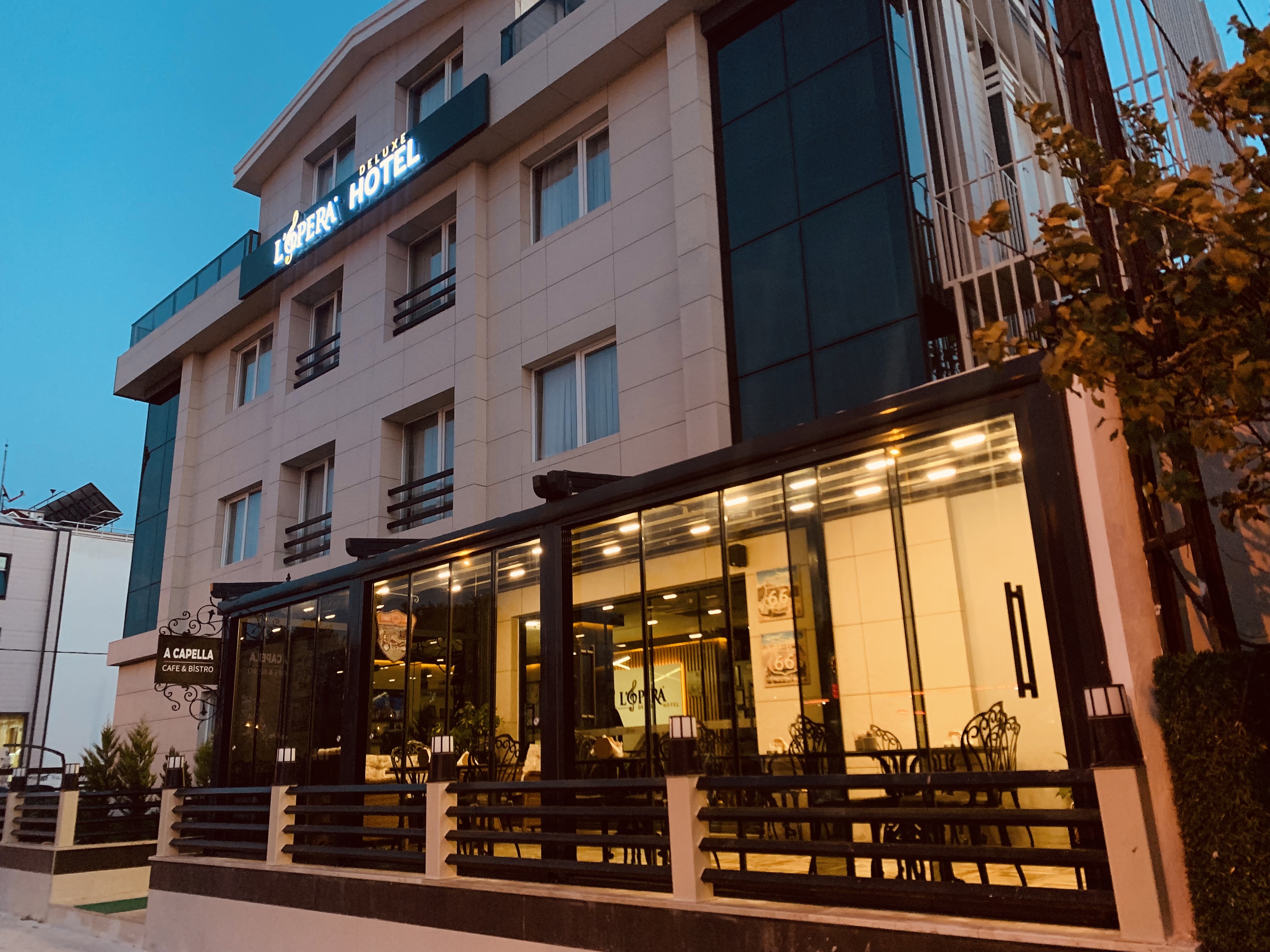 L'opera Deluxe Hotel