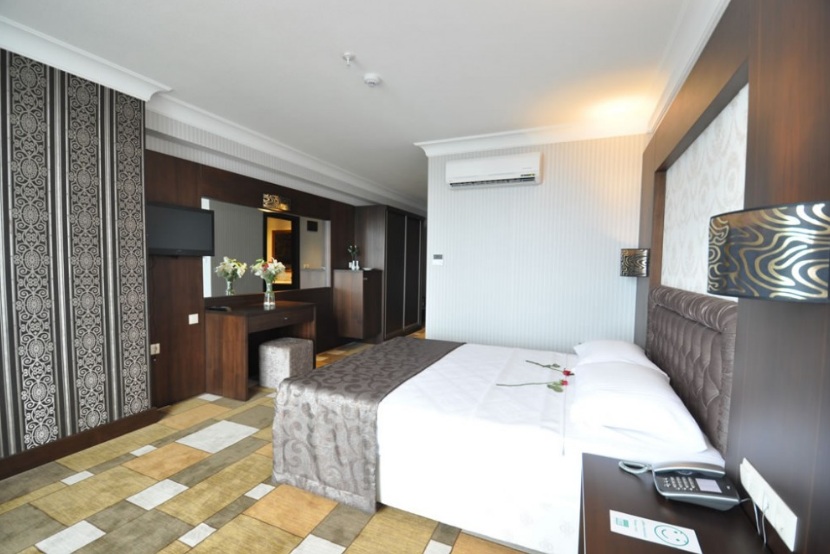 Grand De Luxe Amisos Hotel