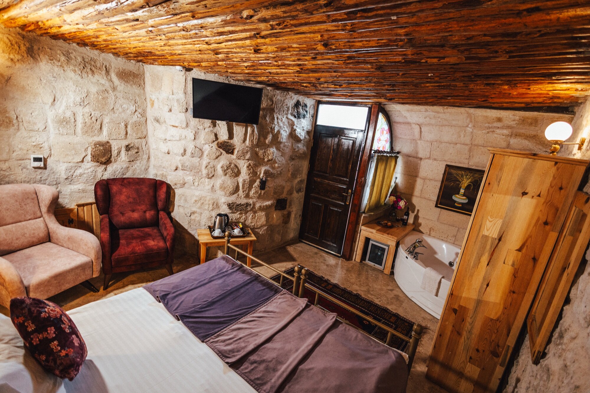 Deluxe Jacuzzi Room, Courtyard View