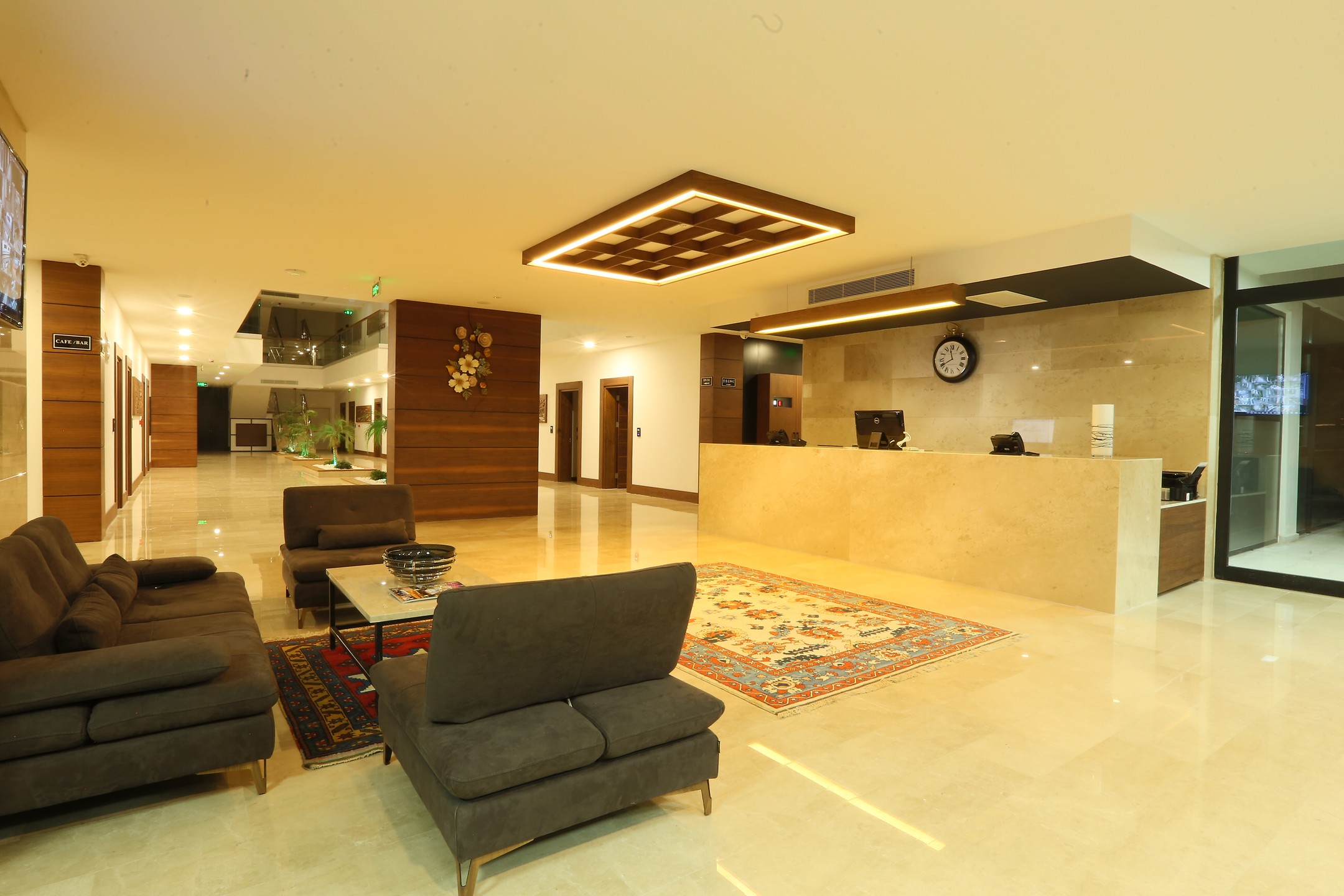 Carissa Otel