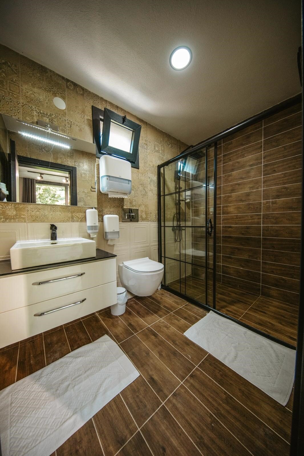 Vrosi Villa Orman Manzaralı Tek Oda