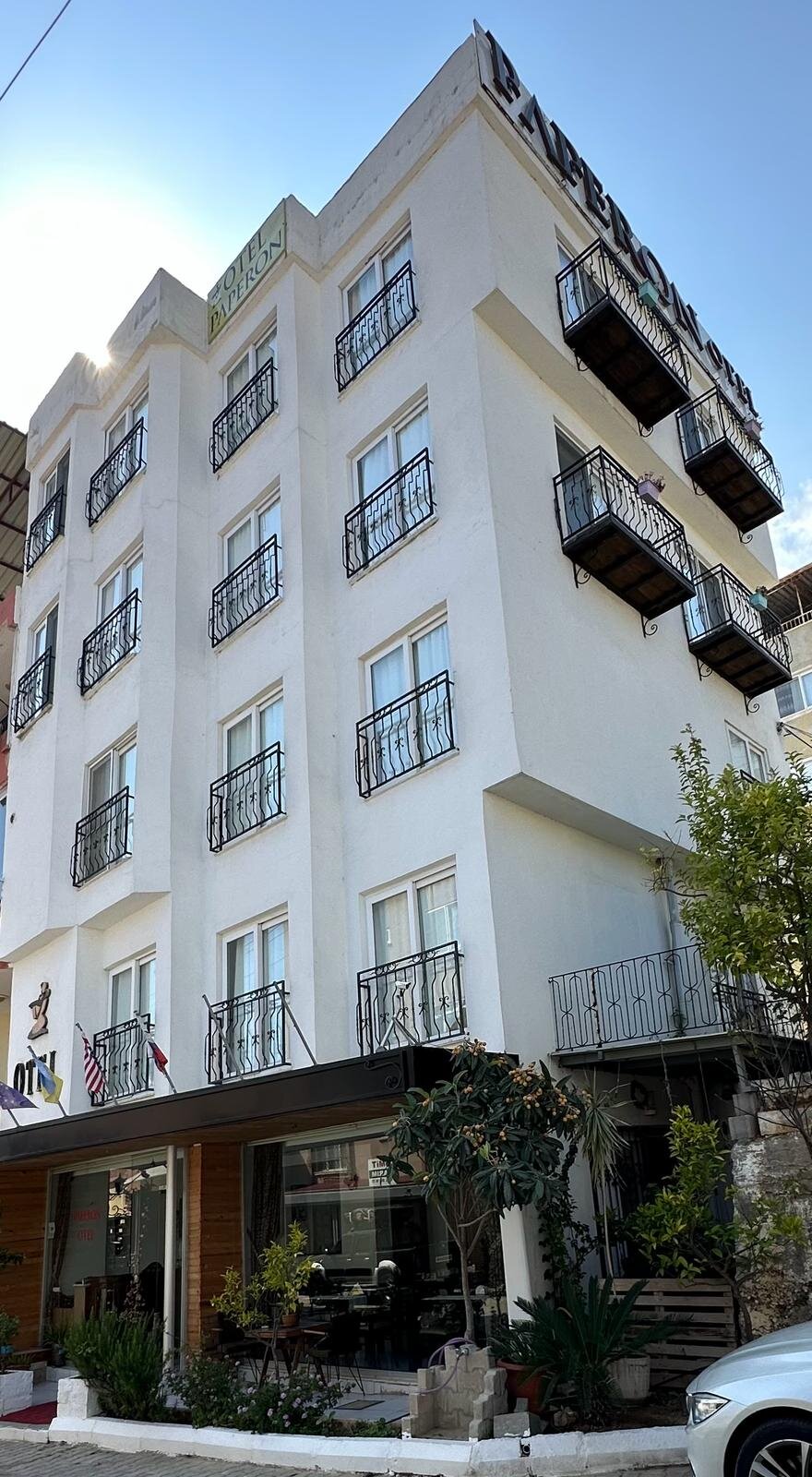 Paperon Hotel · 11