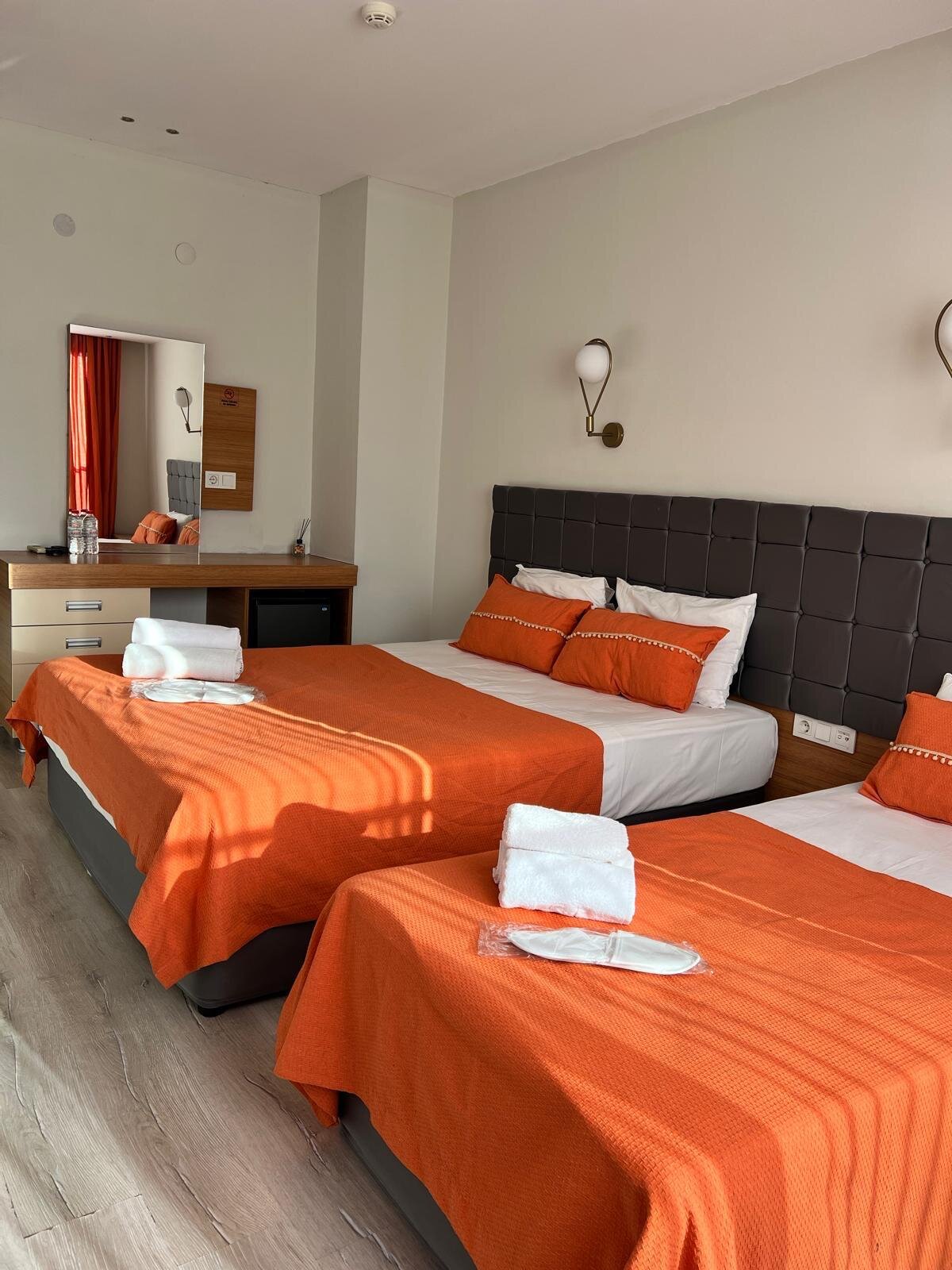 Ramona Hotel