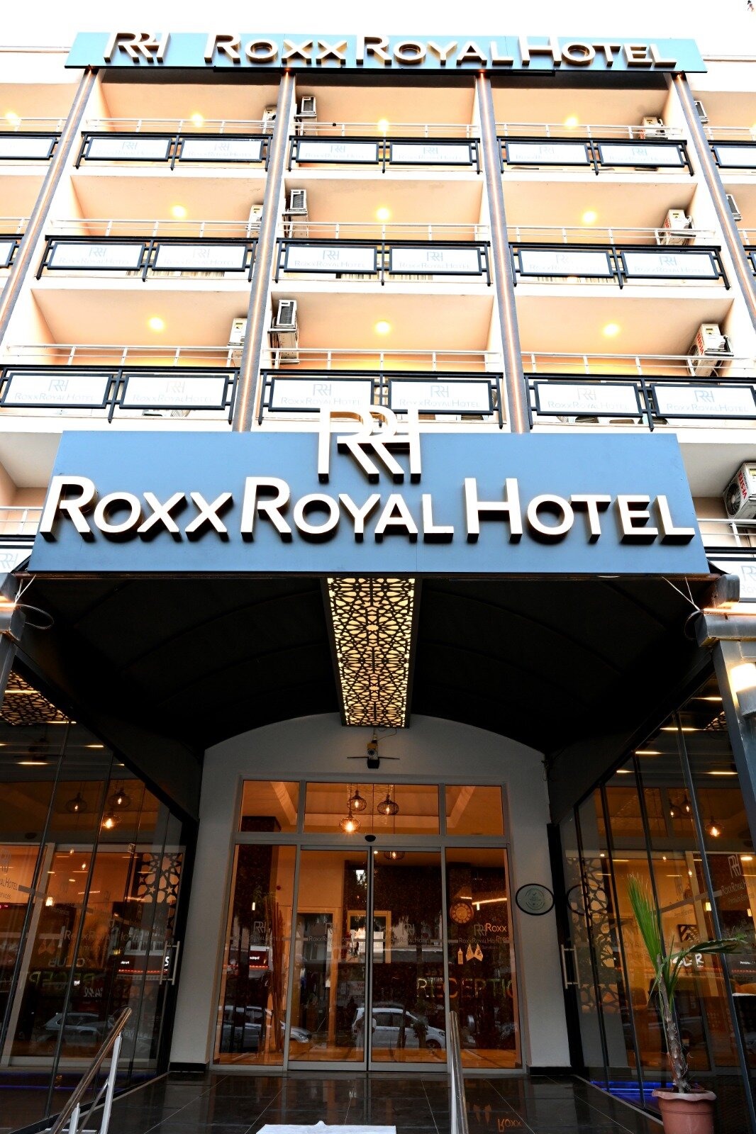 Roxx Royal Hotel · 14