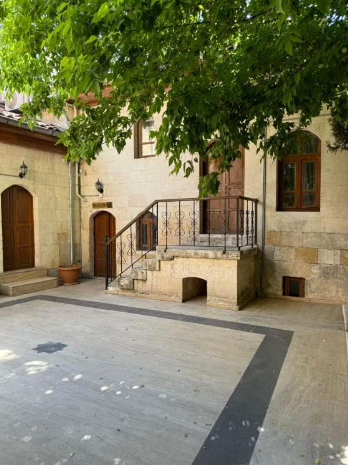 Aysel Hanım Konağı · 4