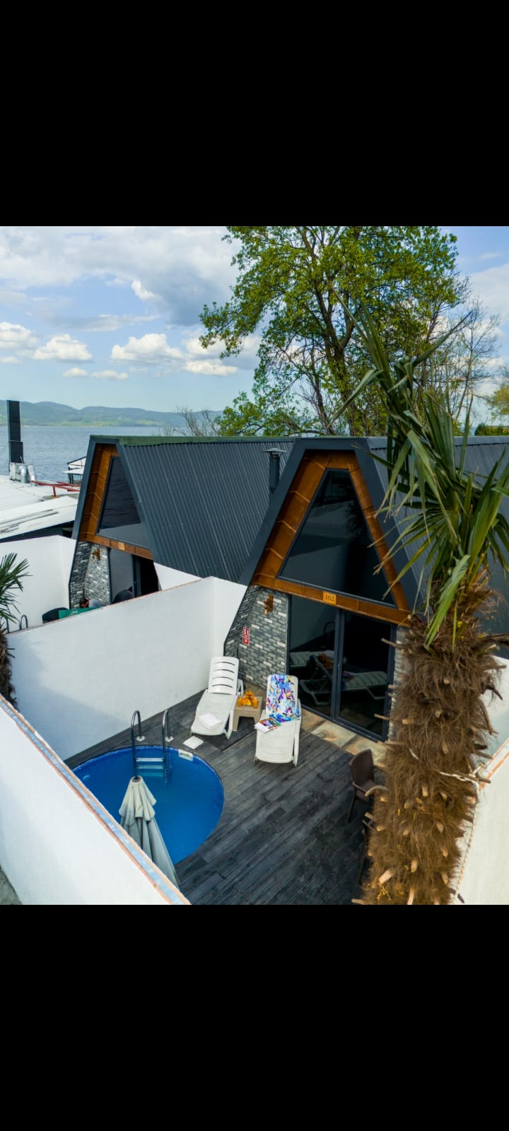 Bungalov, Havuz Manzaralı