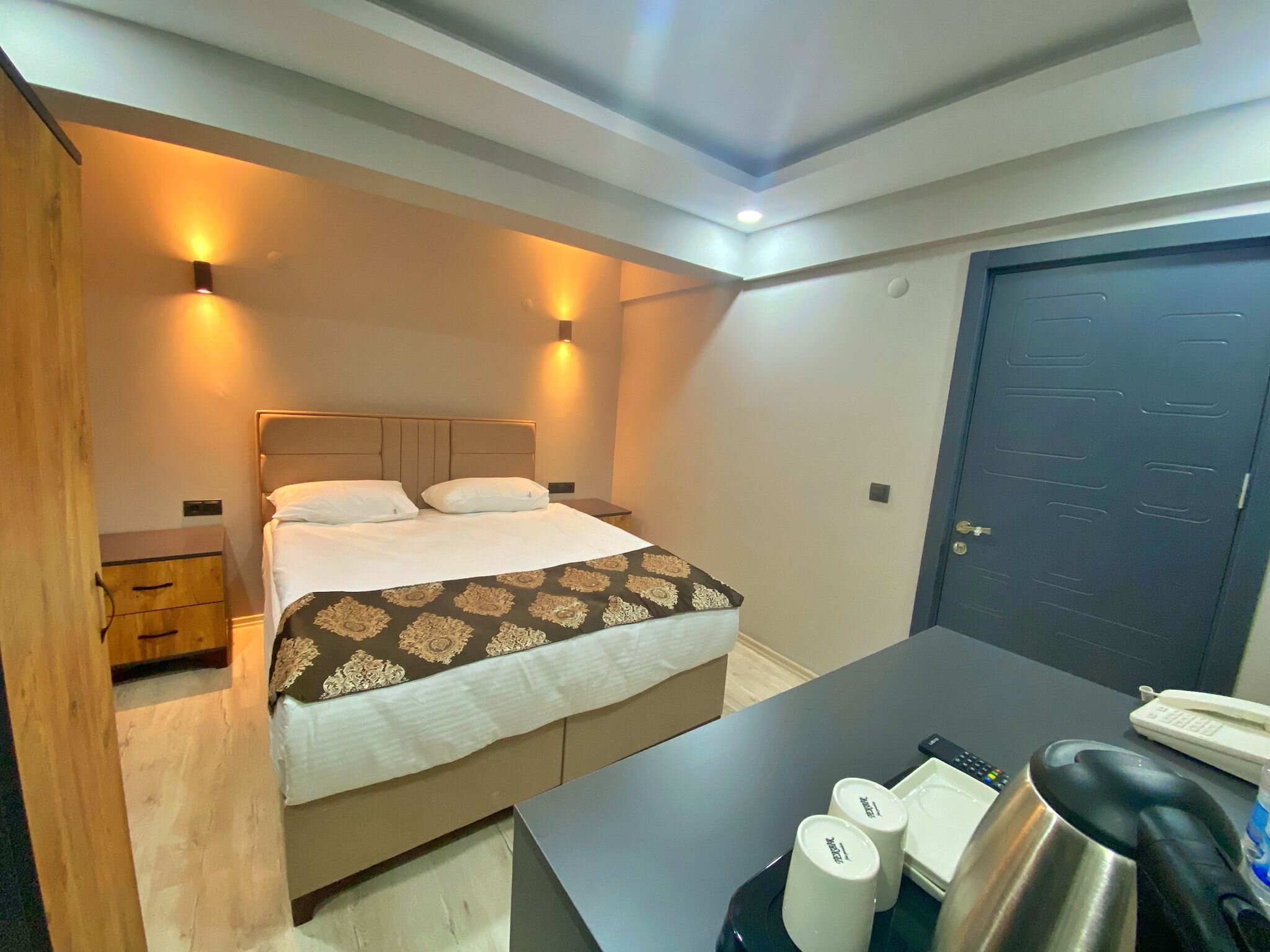 Whitestone Hotel