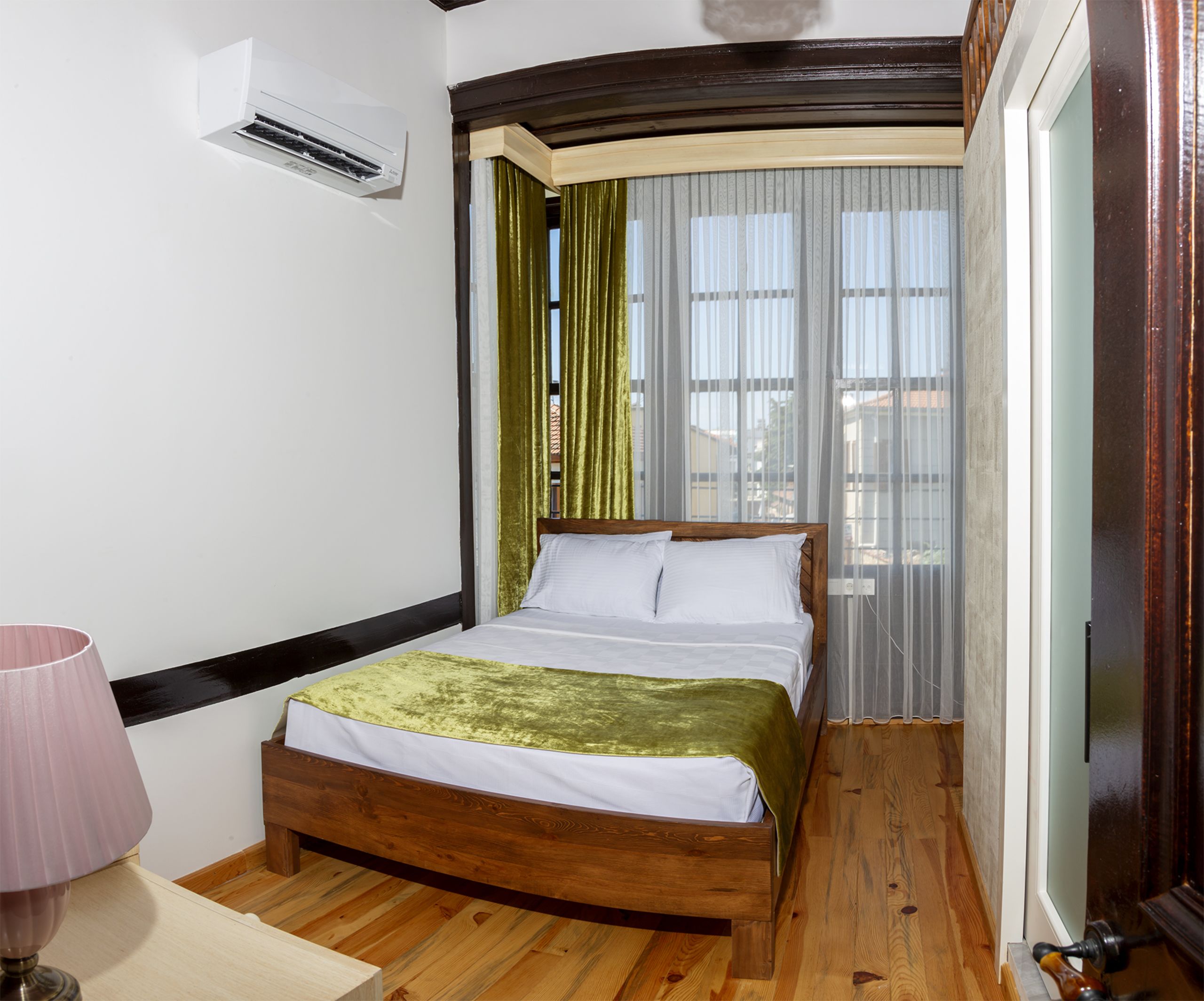 Cedrus Hotel