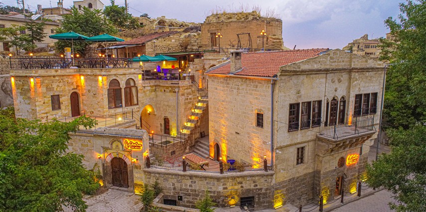 Pietra Cave Suites