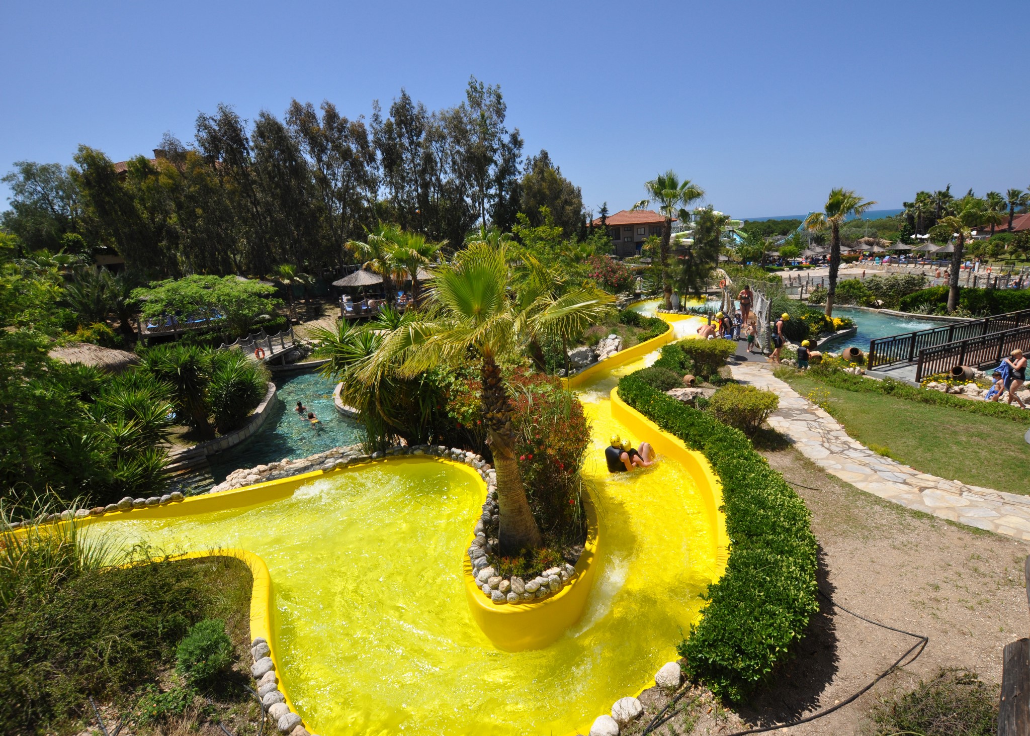 Club Grand Side Amazon Water World