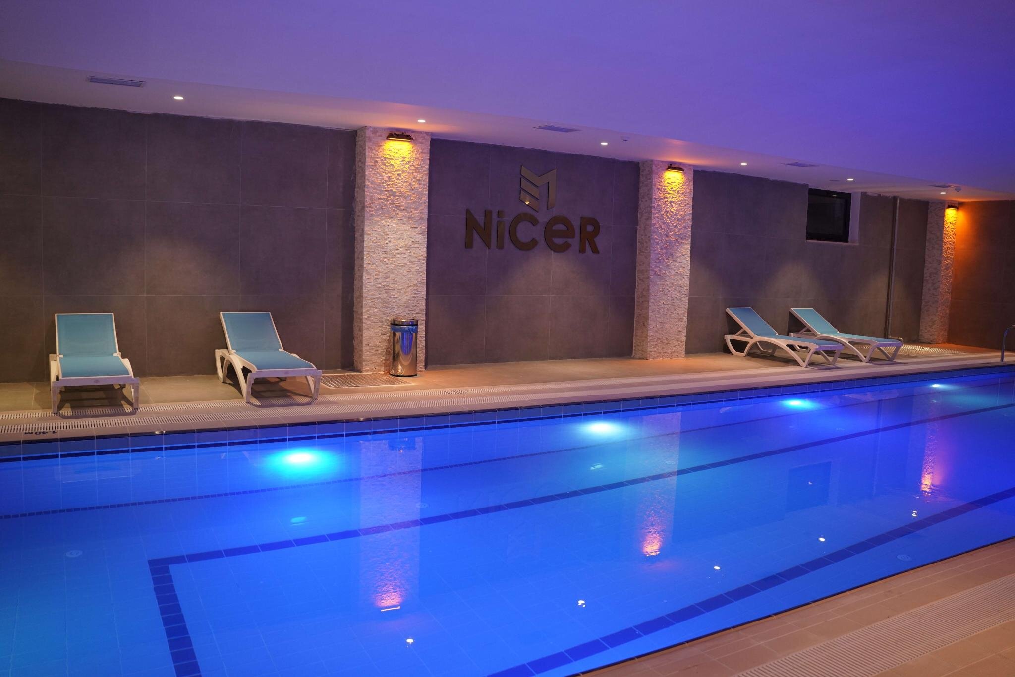 Nicer Hotel