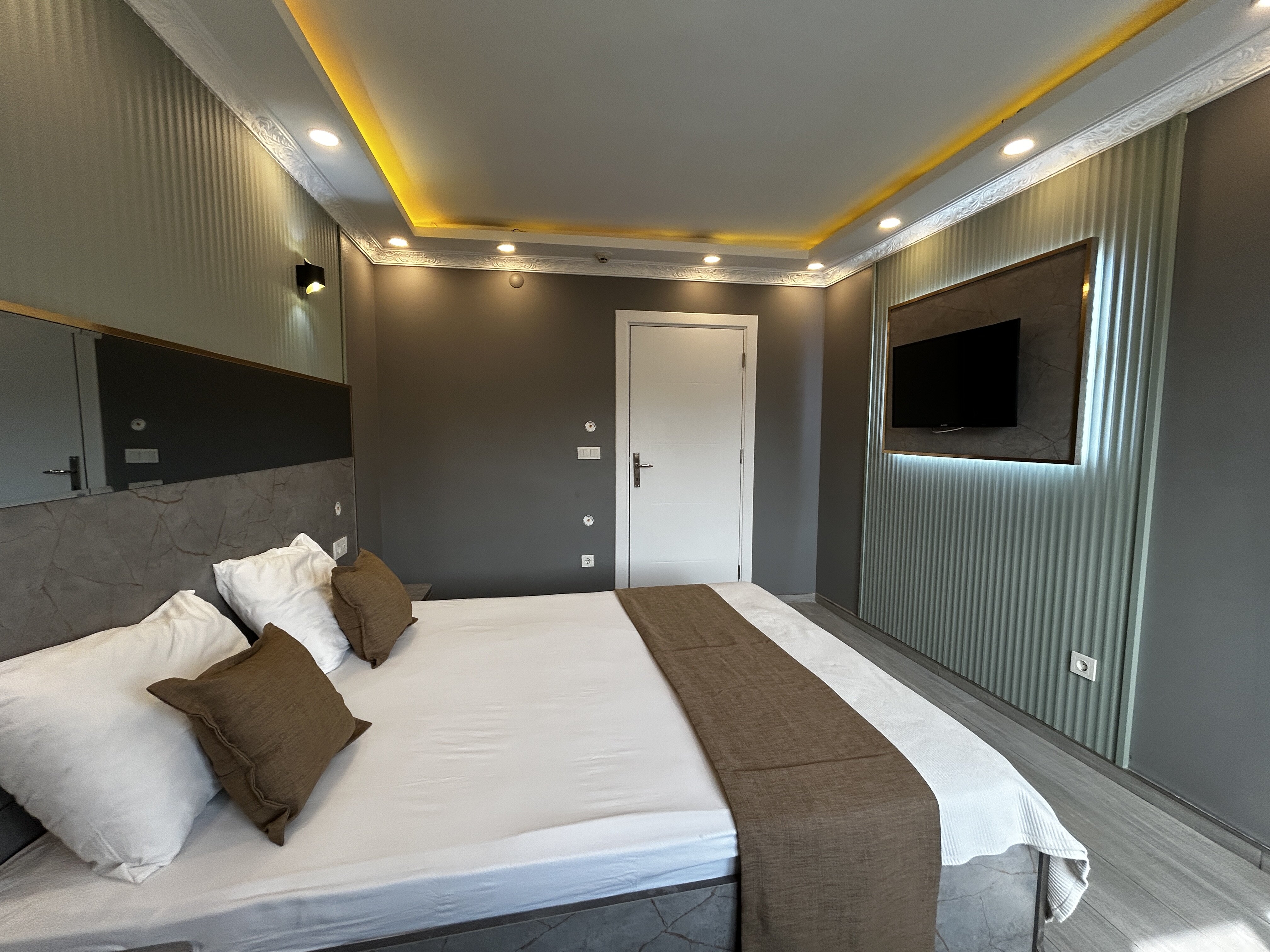 Quard Room
