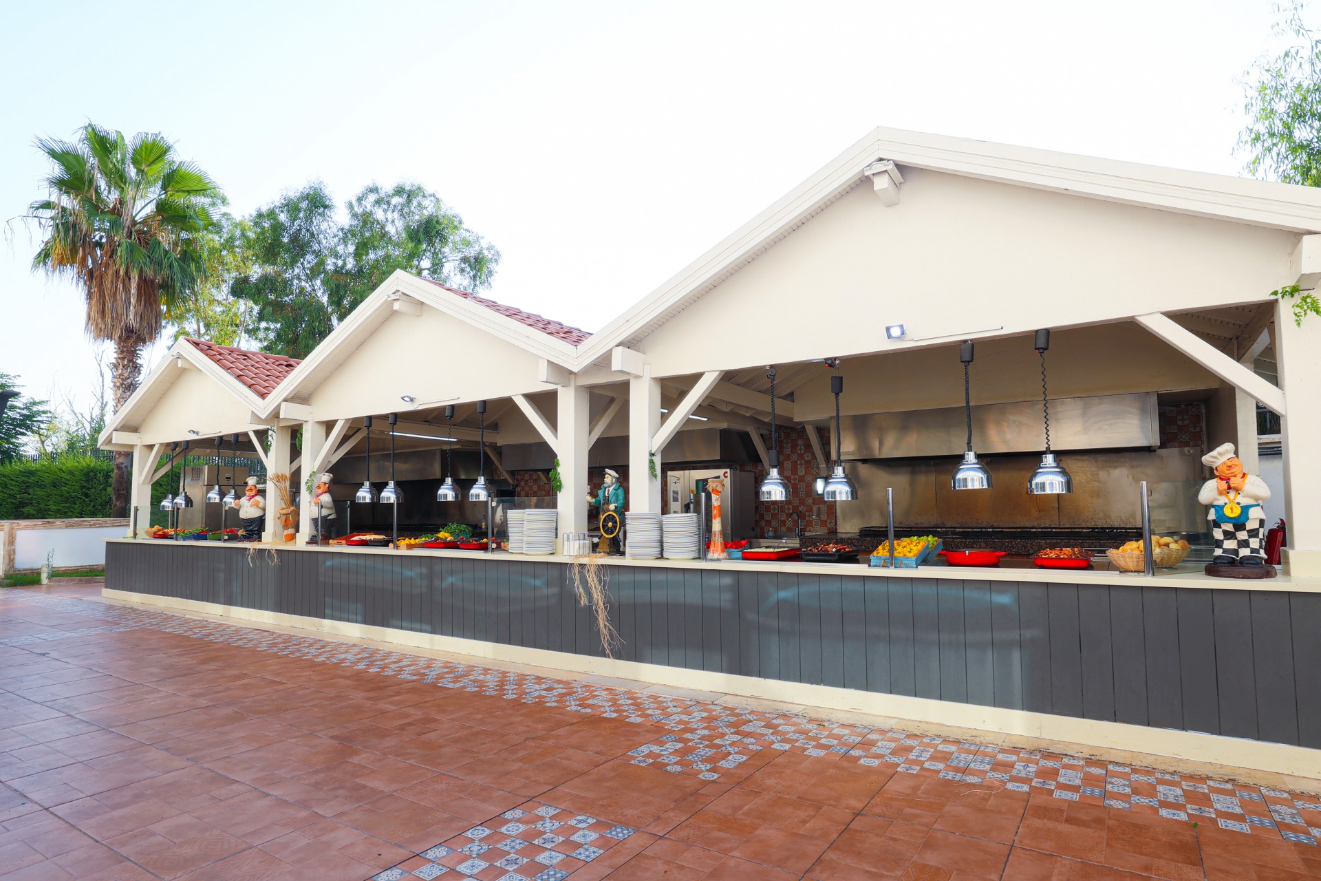 Crystal Admiral Resort Suites & Spa