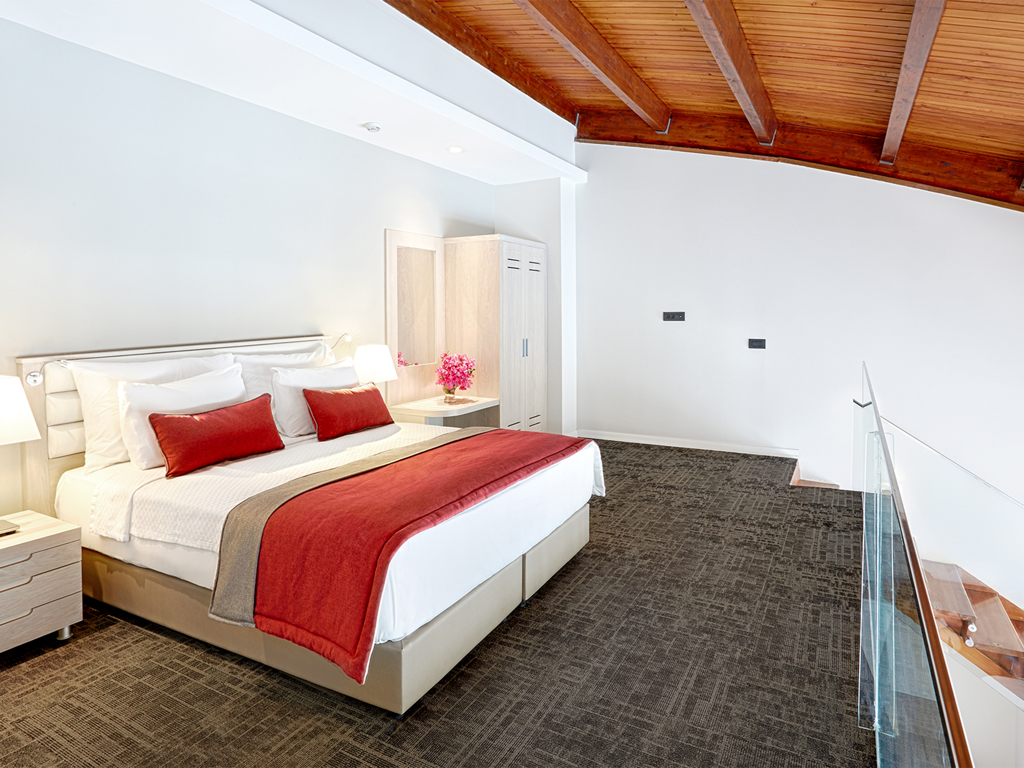 Pırıl Hotel Thermal Beauty Spa Dublex Aile Odası Havuz Manzaralı