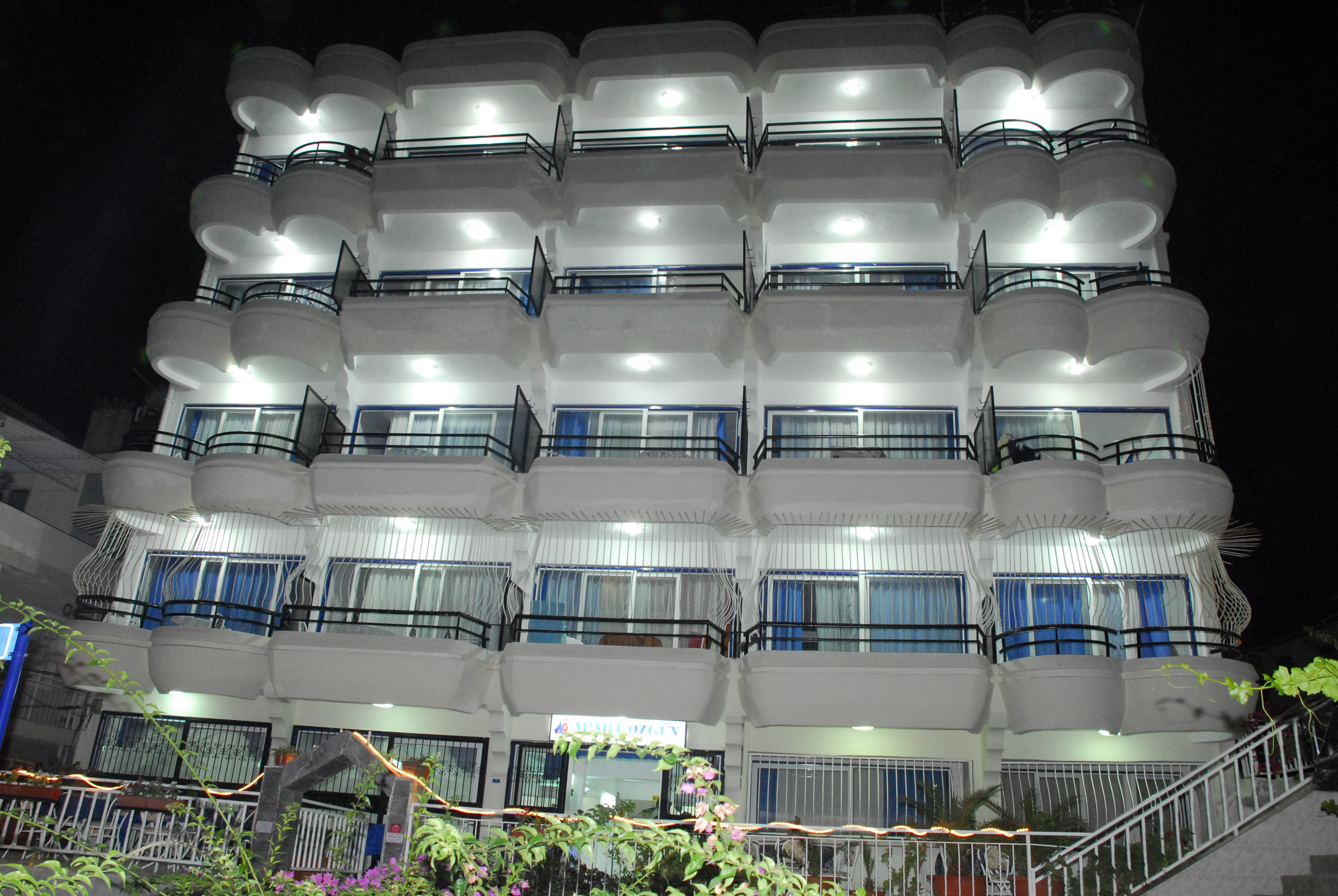 Özgün Apart