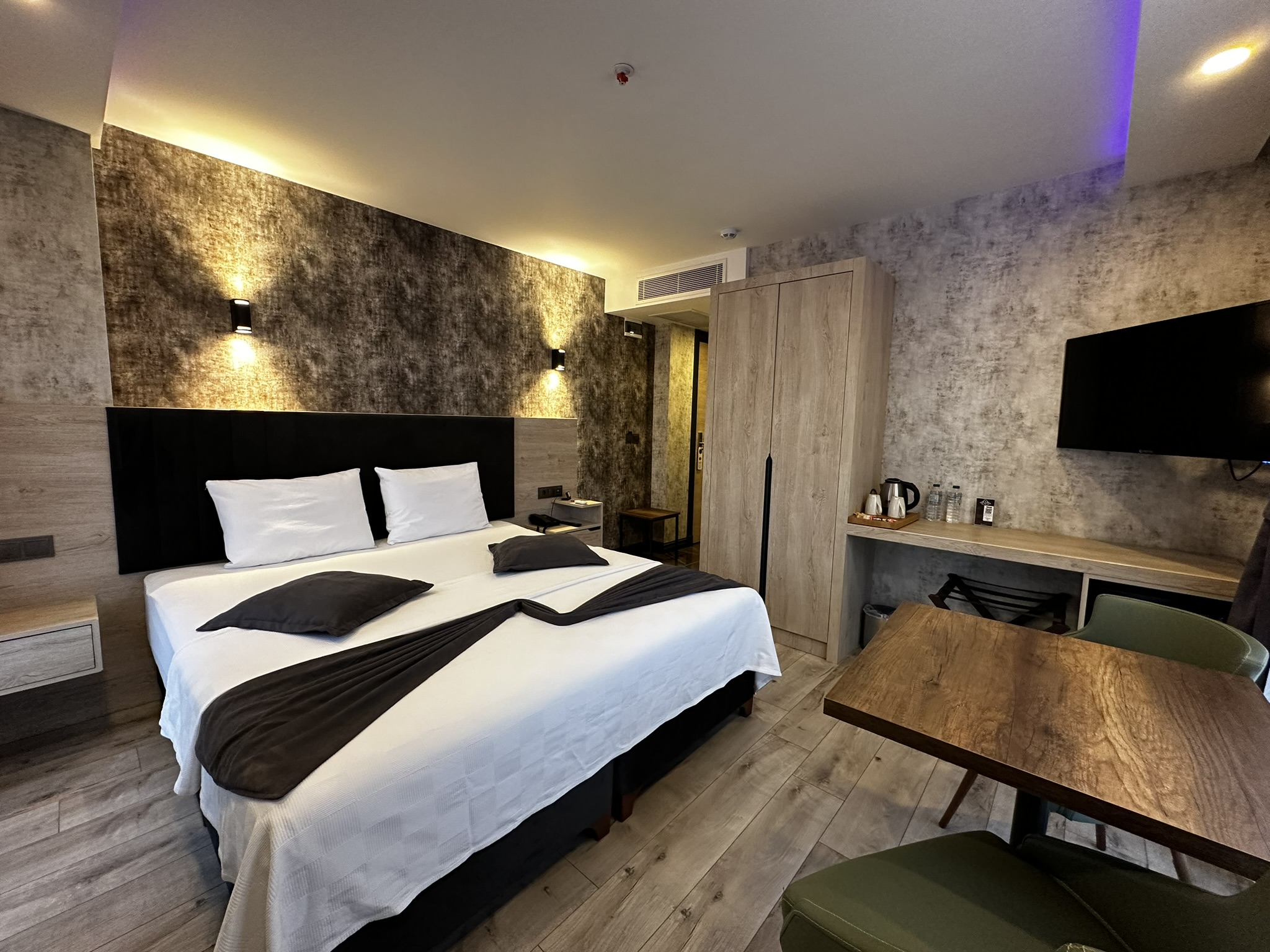 Avni Bey Otel