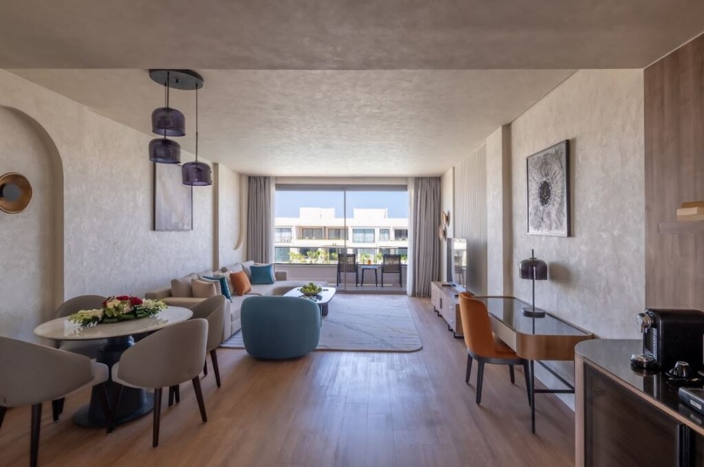 Rixos Premium Magawish Bay View · 2