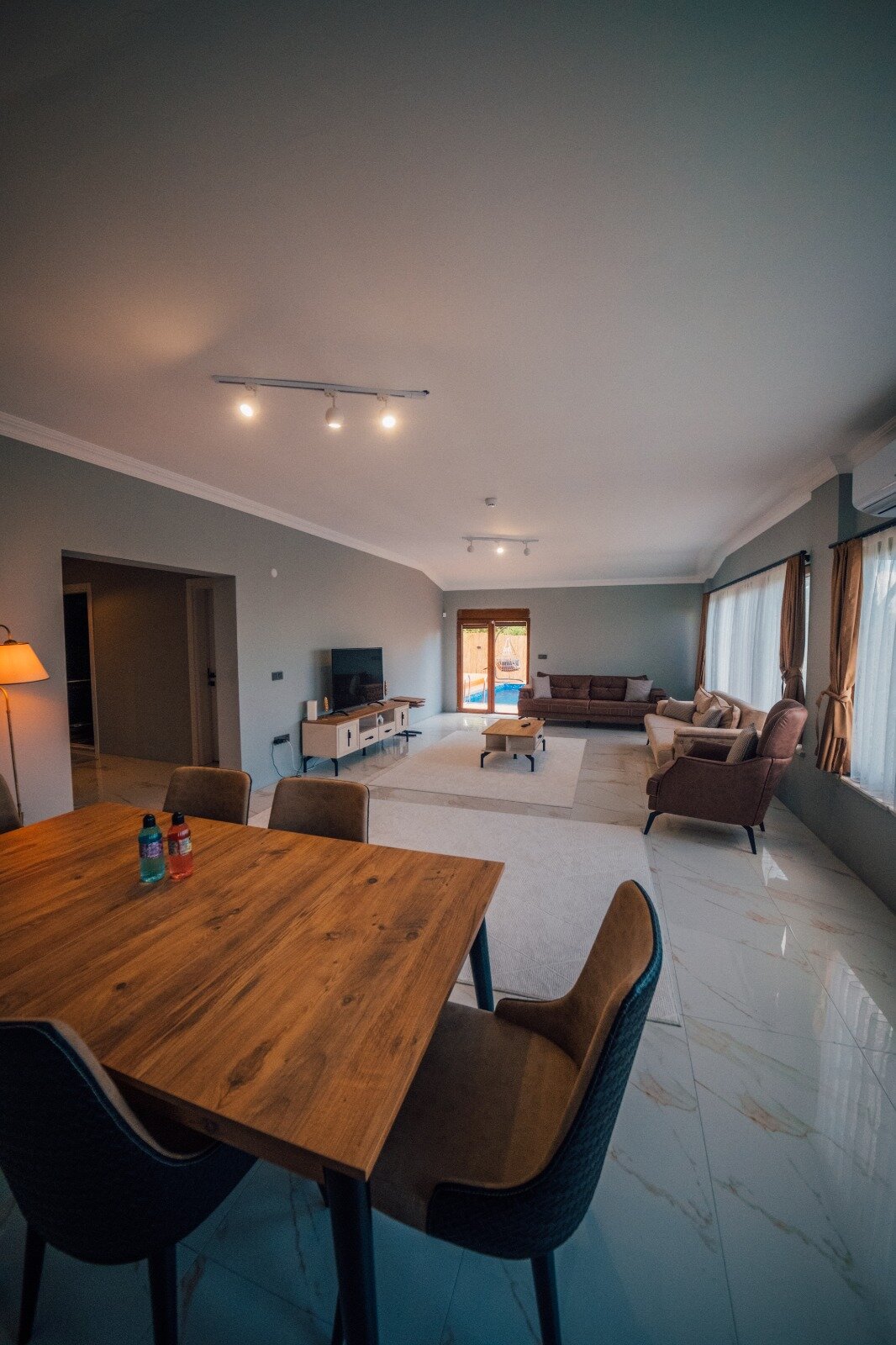 Villa ( Bahçede Özel Isıtmalı Havuz , Jakuzi )