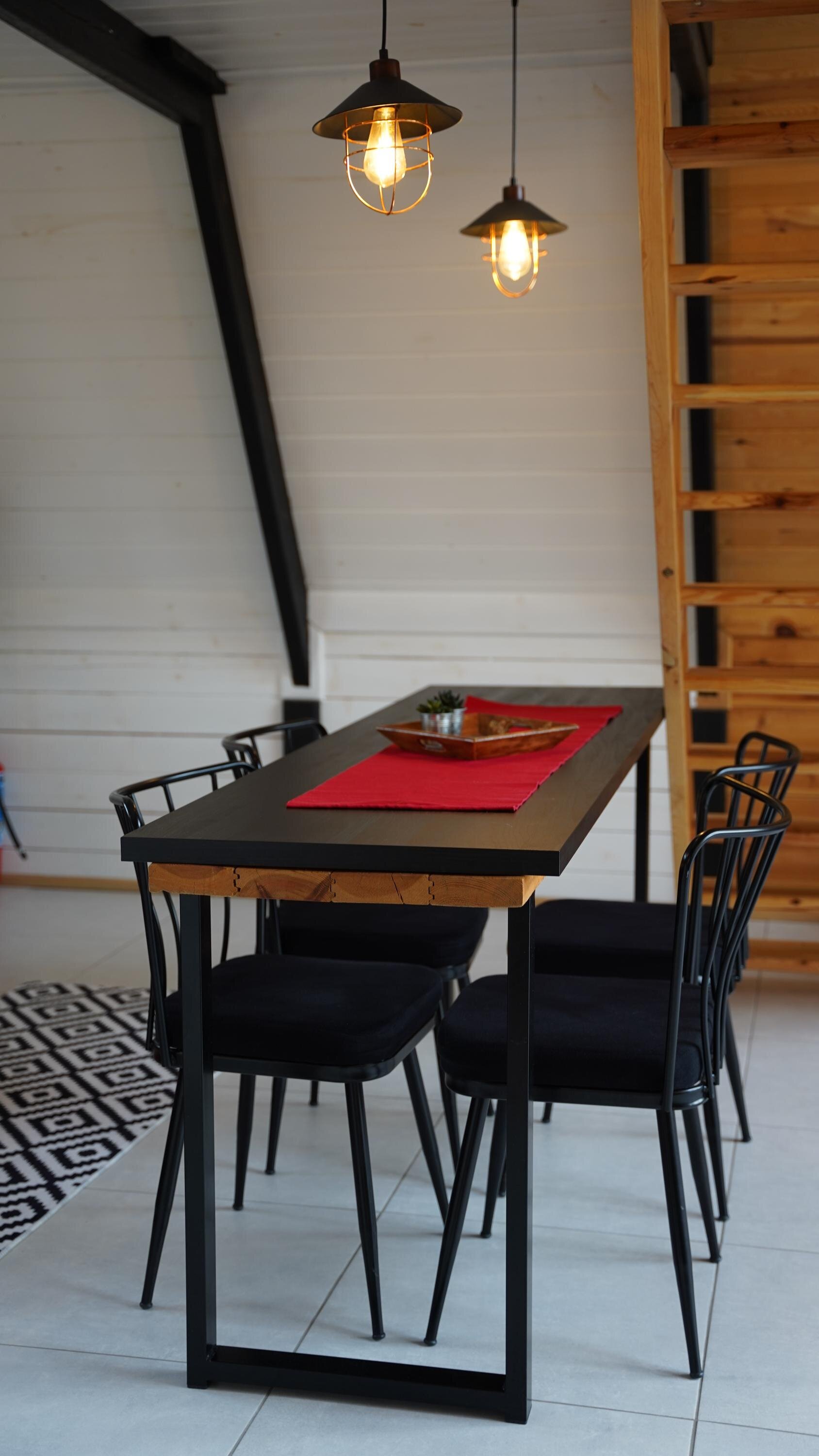Pentalow Cabin · 48