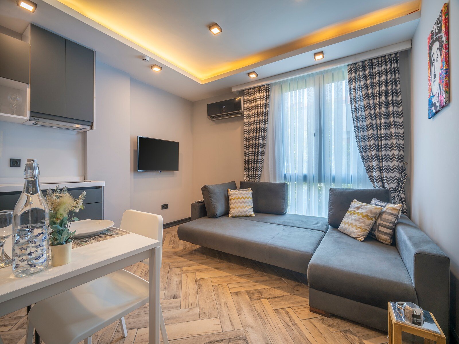 Luxury Suite