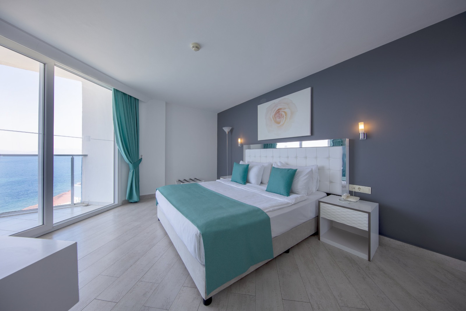 Le Bleu Hotel & Resort