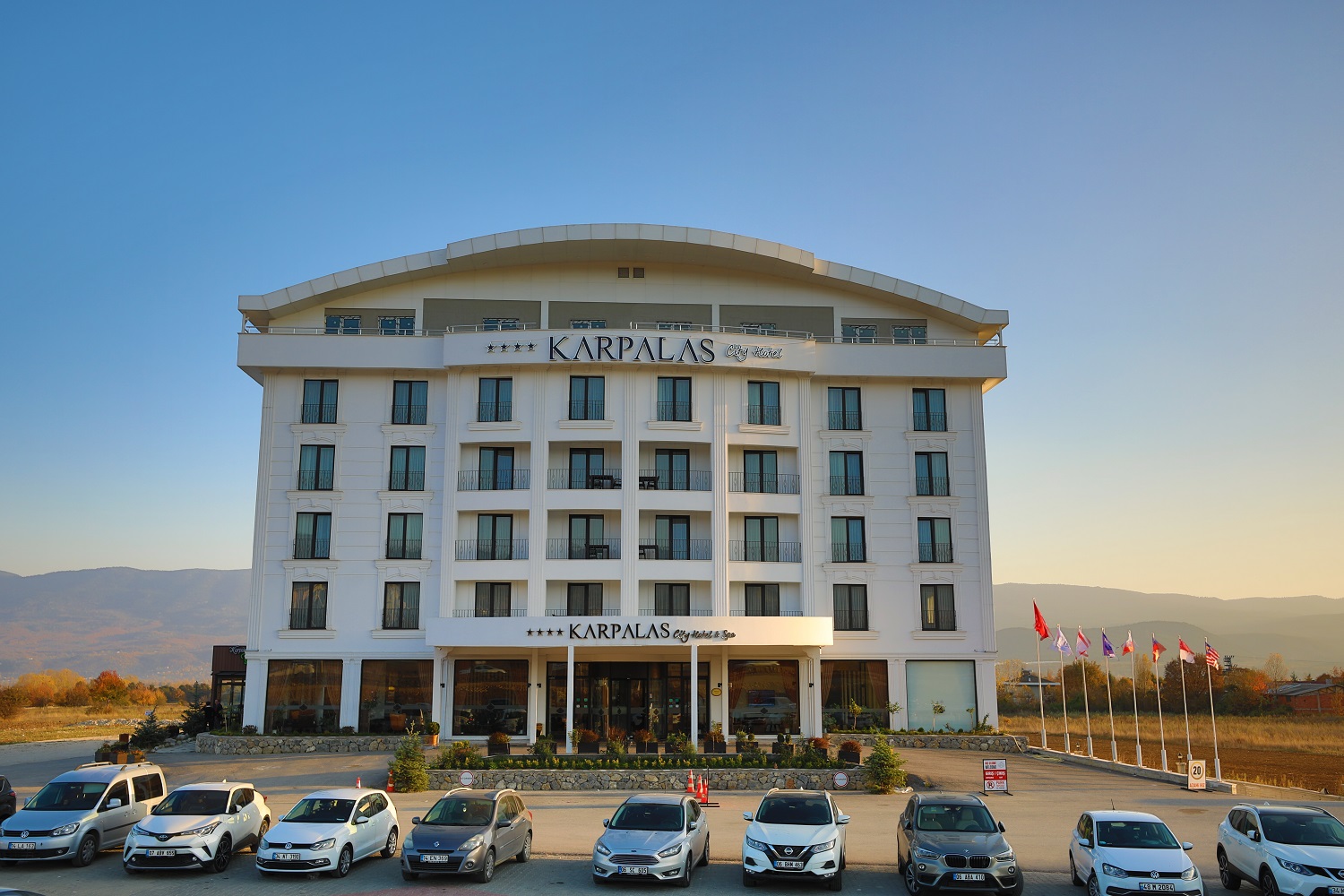 Karpalas City Hotel & Spa