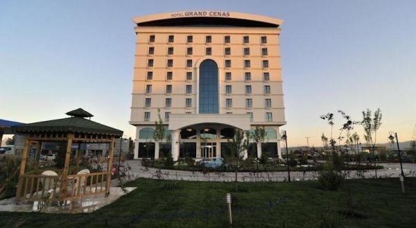 Grand Cenas Hotel