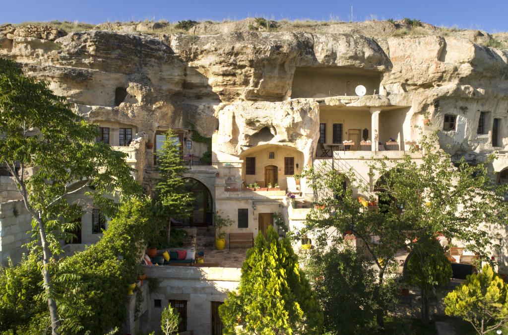 4 Oda Cave House