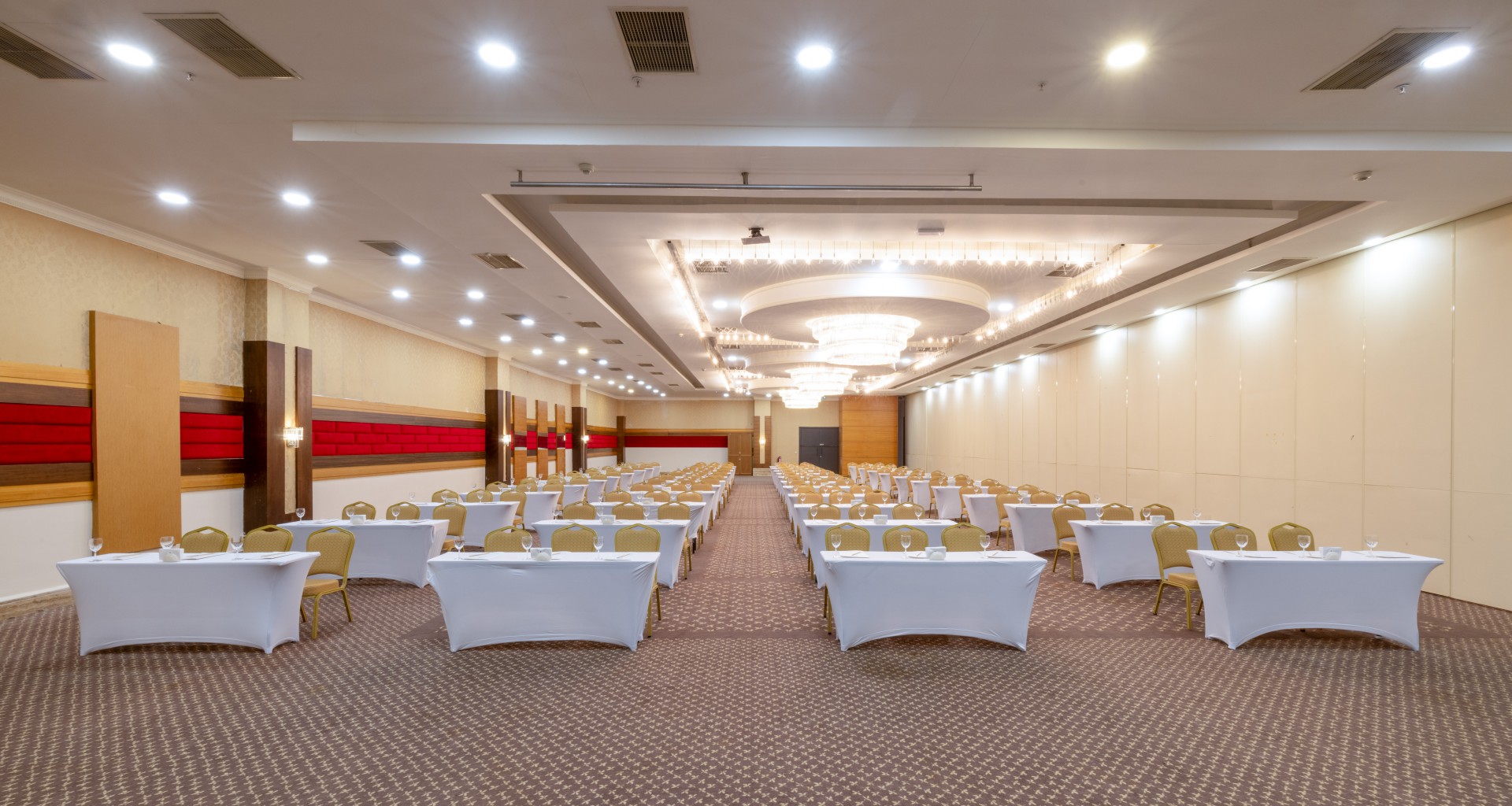 Crystal Admiral Resort Suites & Spa