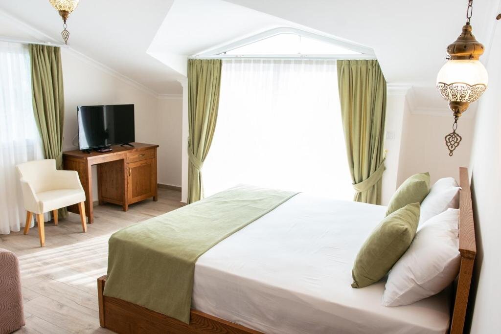 Infinity Ruby Hotel · 8