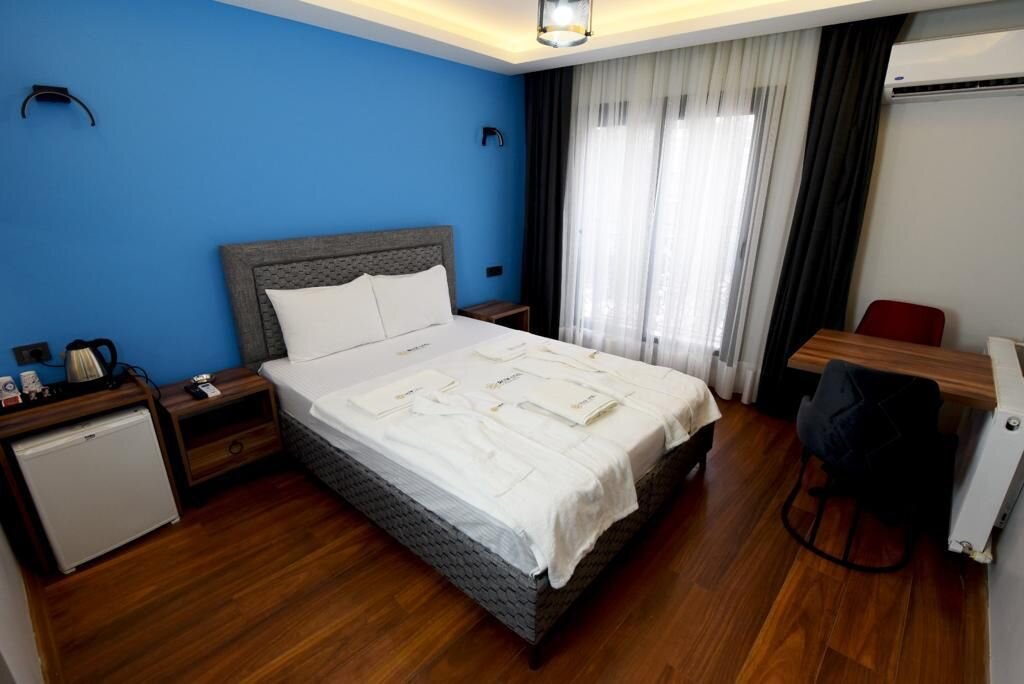Renk Otel Karşıyaka