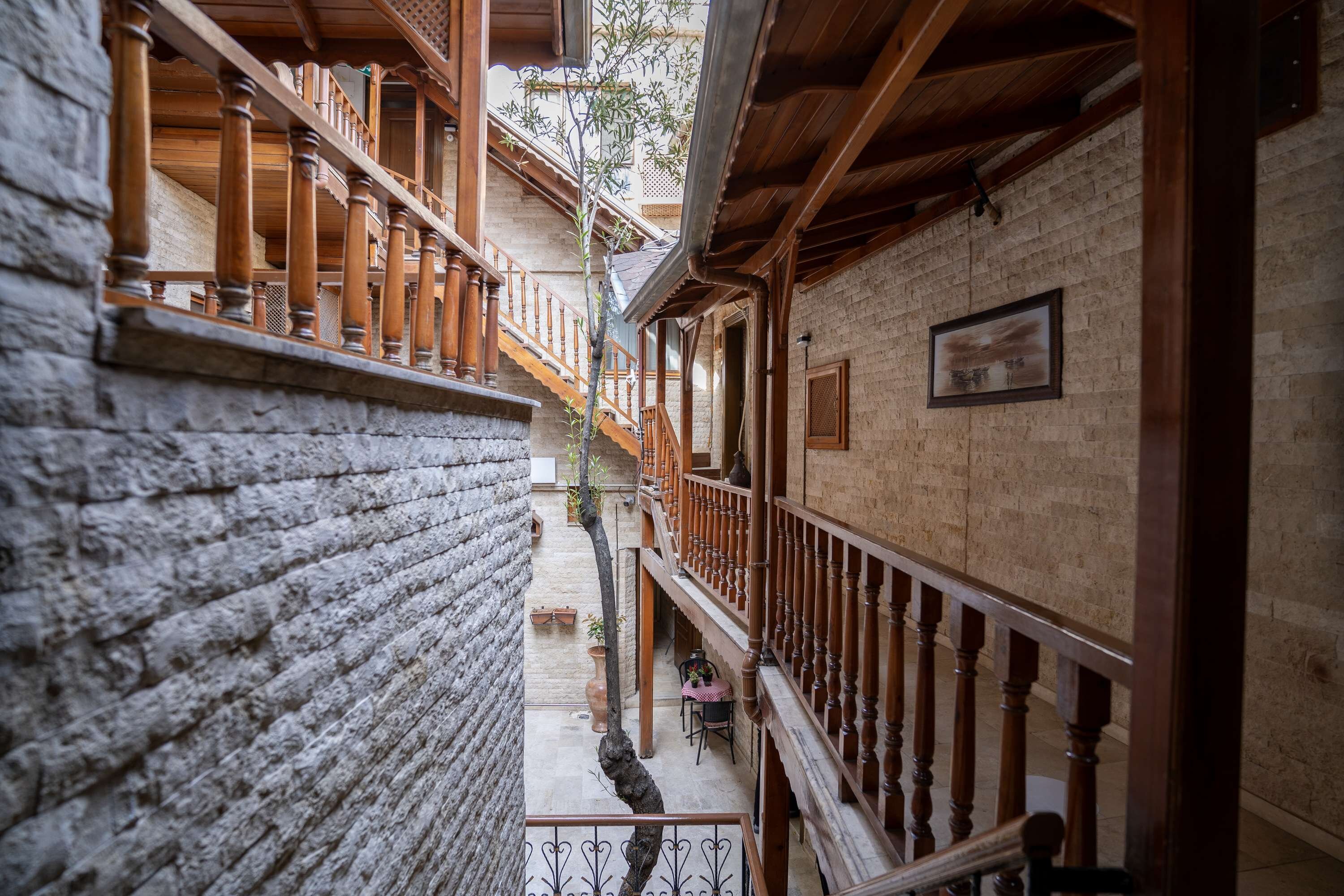 Zeynep Hanım Konakları · 11