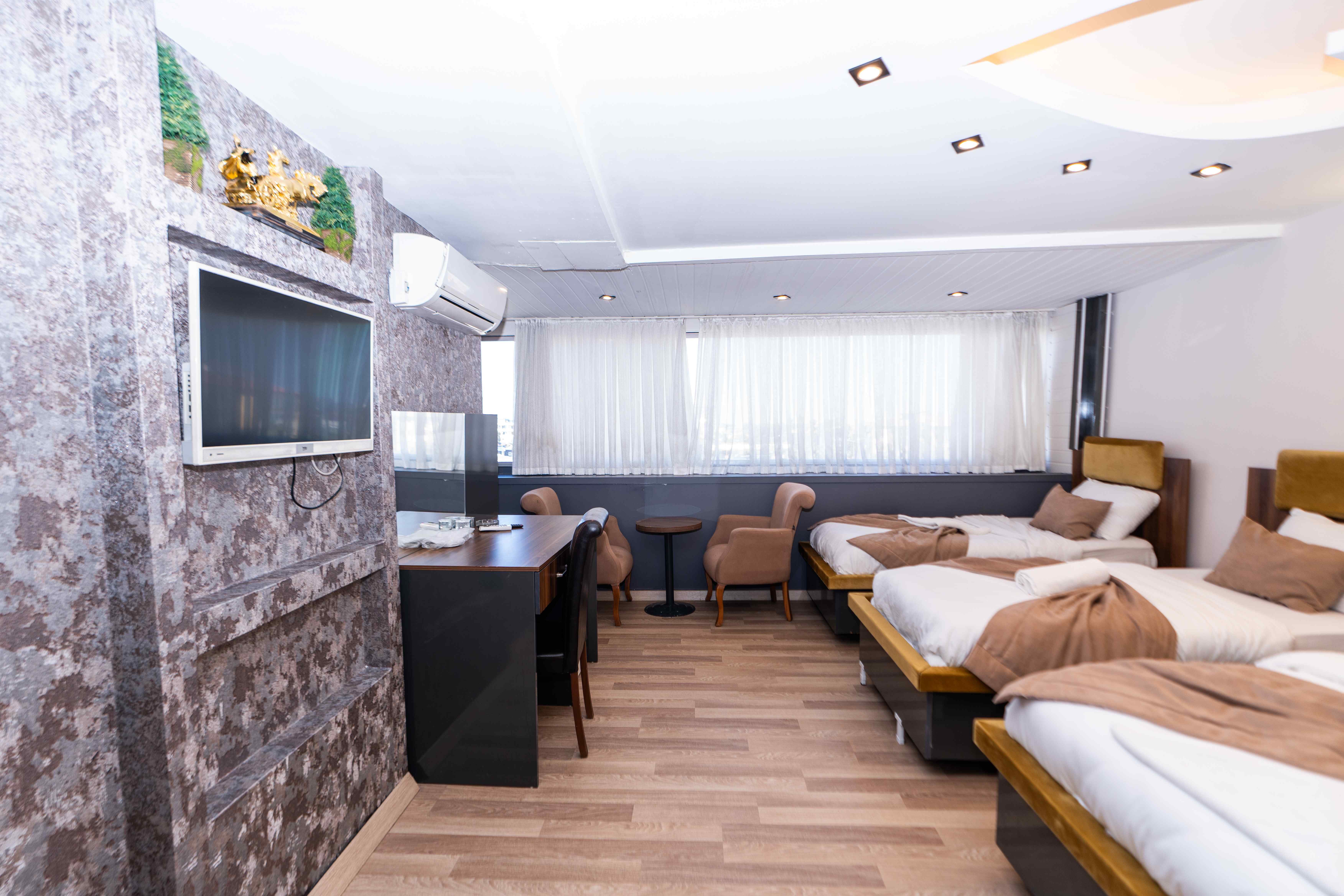 Grand Diamond Hotel · 7