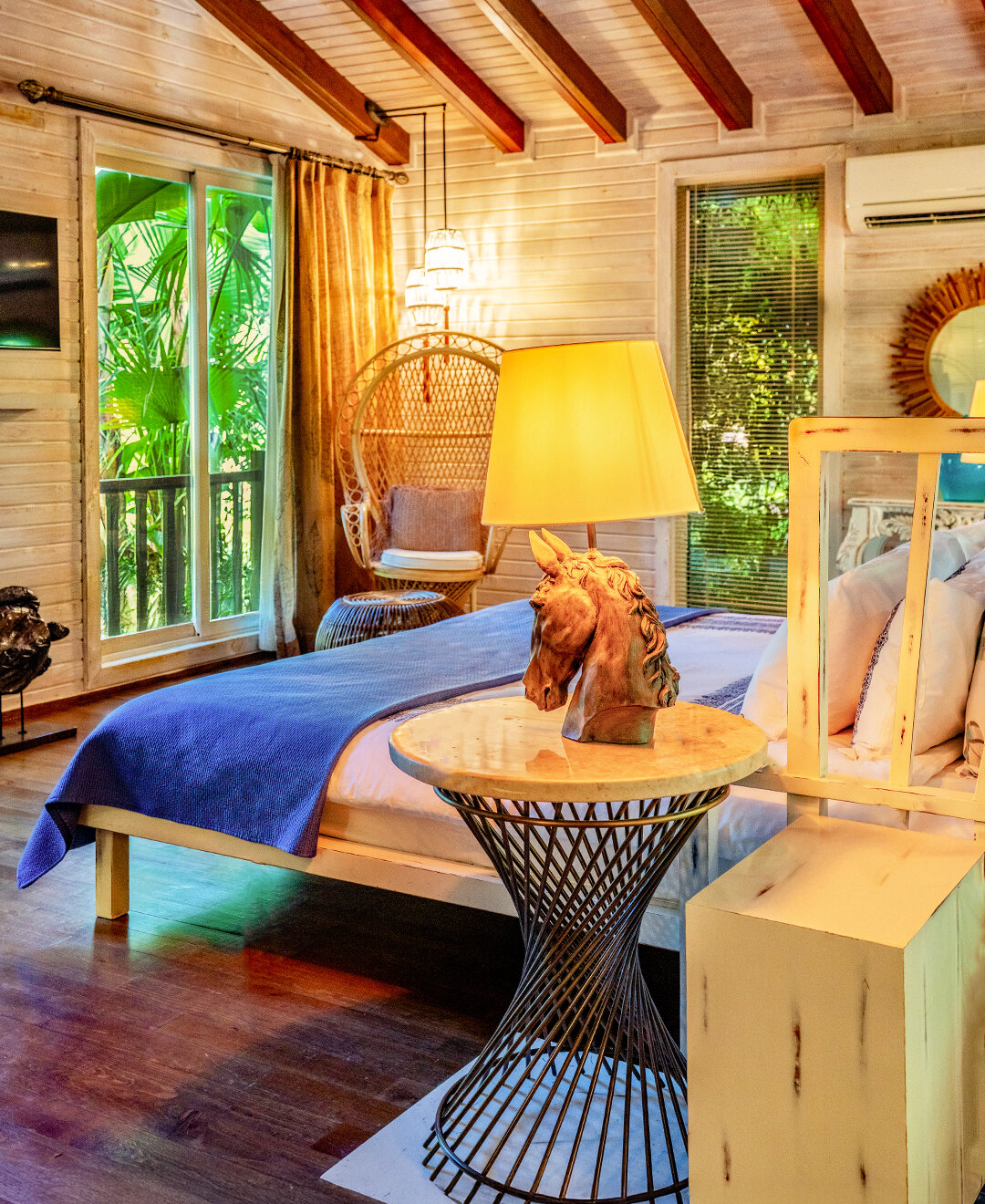 Jakuzili ve Şömineli Deluxe Bungalow