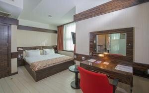 Wes Hotel · 9