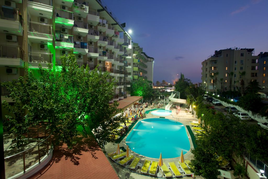 Monte Carlo Hotel