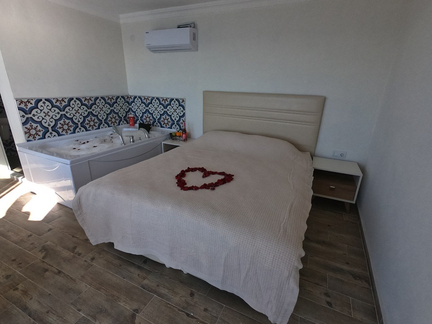 Blue Lagoon Village Rezervasyon